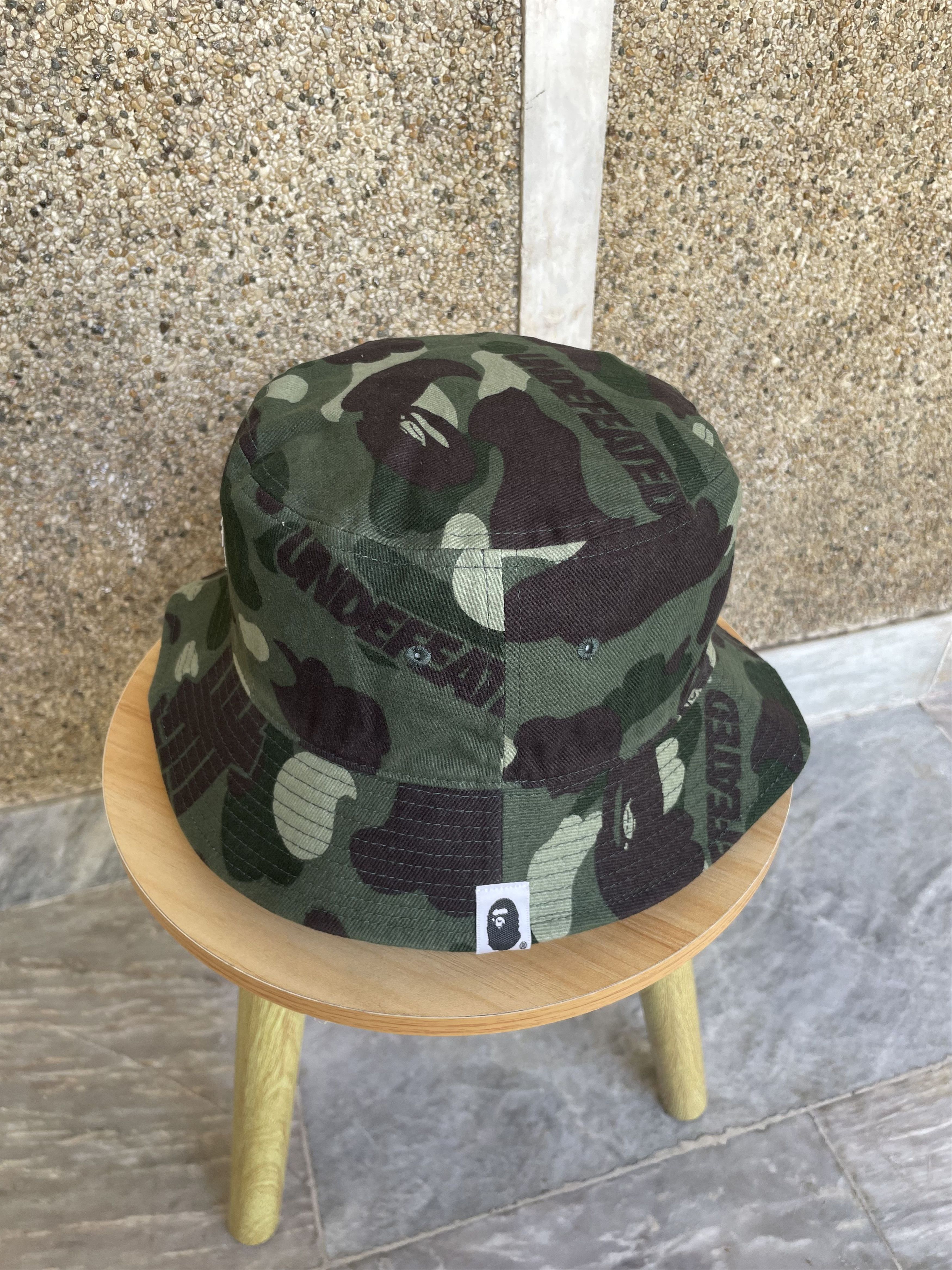 Bape × Undefeated BAPE x UNDEFEATED COLOR CAMO FLANNEL BUCKET HAT REVERSIBLE Size ONE SIZE - 3 Thumbnail