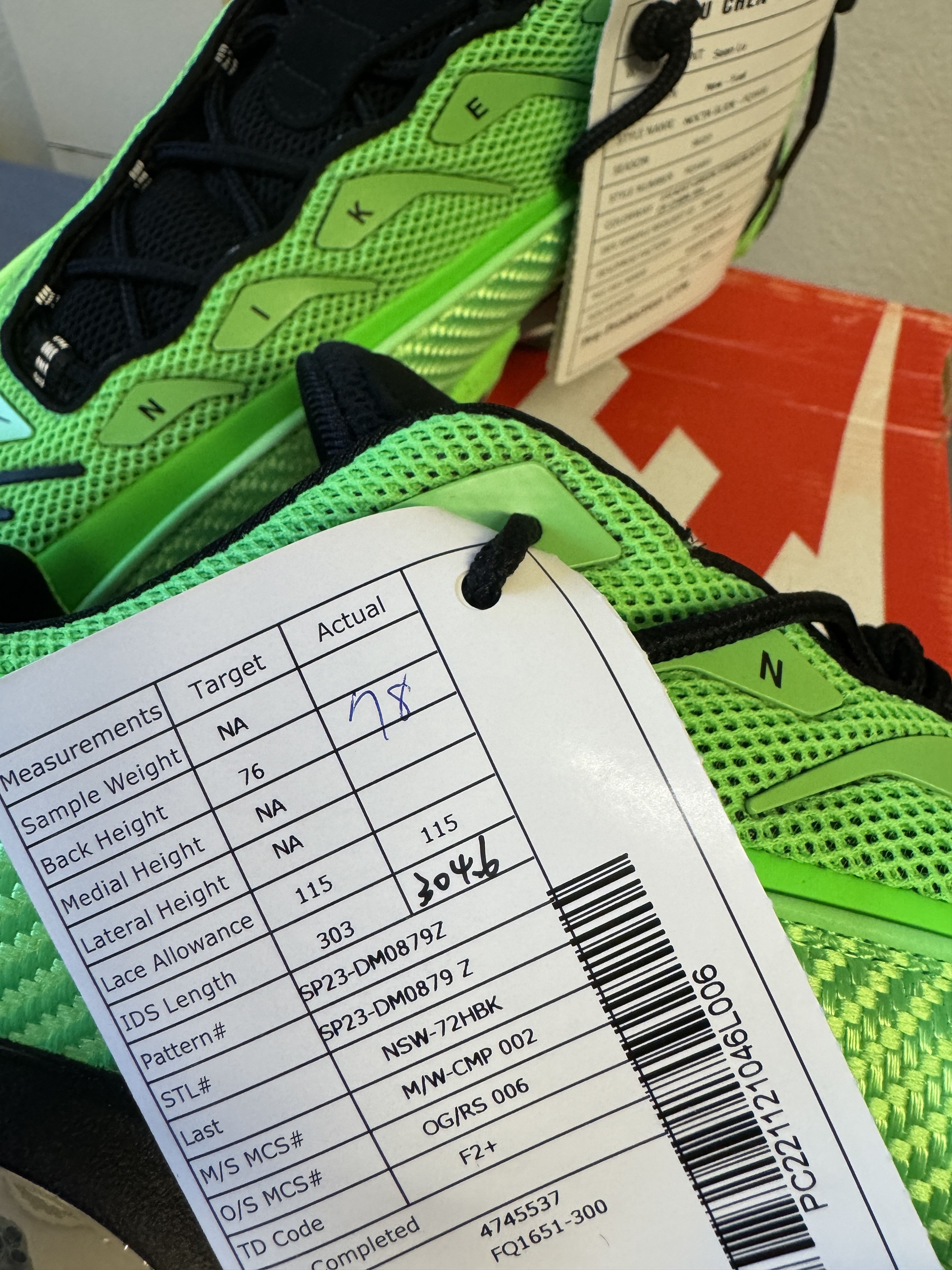 NOCTA × Nike NIKE NOCTA GLIDE EYBL PE SLIME GREEN SAMPLE UNRELEASED Size US 12 / EU 45 - 3 Thumbnail