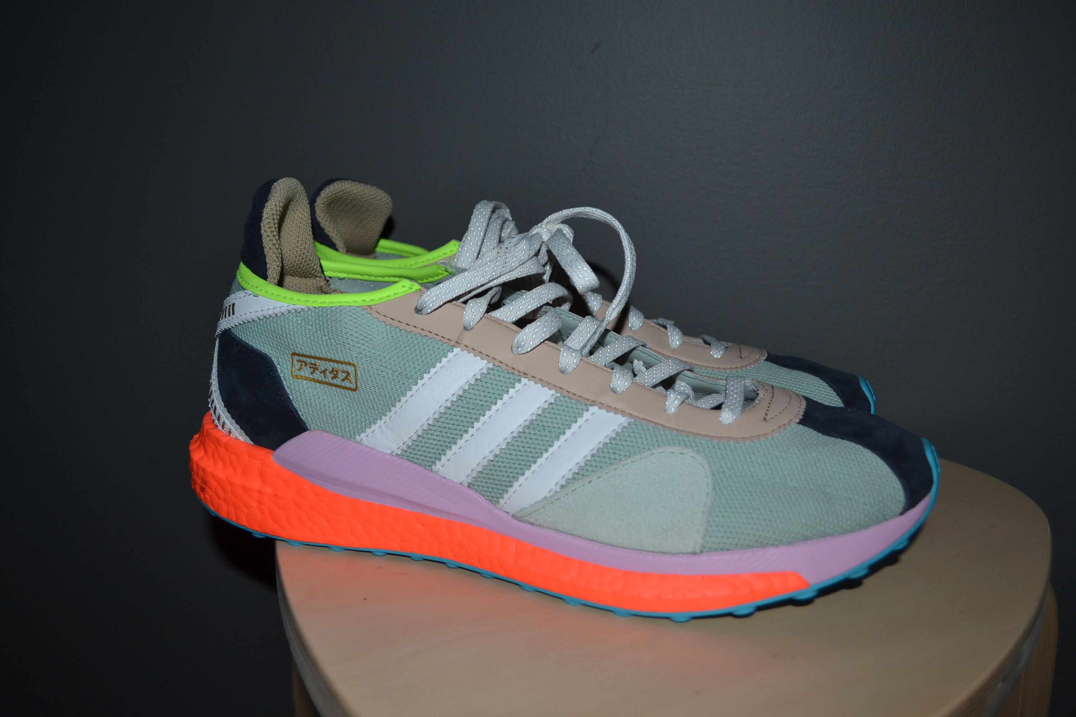 Adidas Adidas Pharrell Williams Nigo Tokyo Solar Hu 10 vert S42576 Size US 10 / EU 43 - 2 Thumbnail