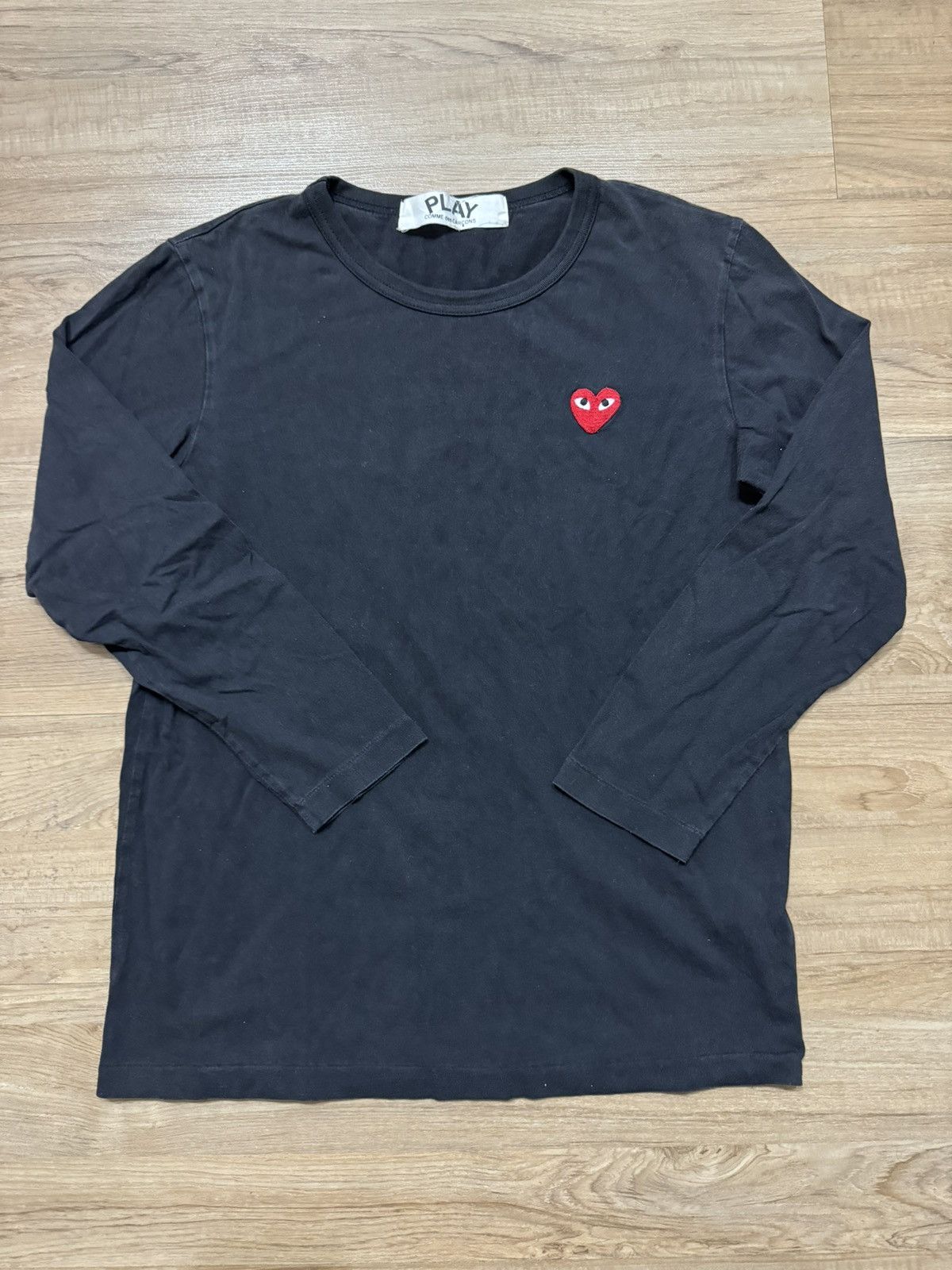 Play Comme des Garçons: Red T-Shirt (Black) | DSMNY E-SHOP