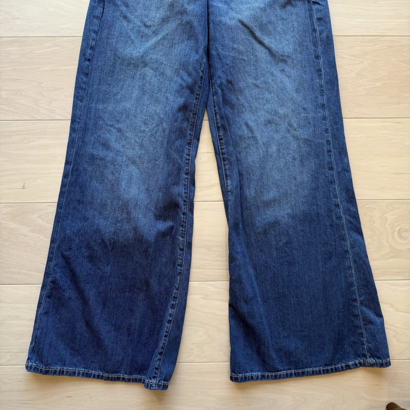 Banana Republic Banana Republic Puddle Jeans Women's 30 Blue Wide Leg Glam Size 30" / US 8 / IT 44 - 4 Thumbnail