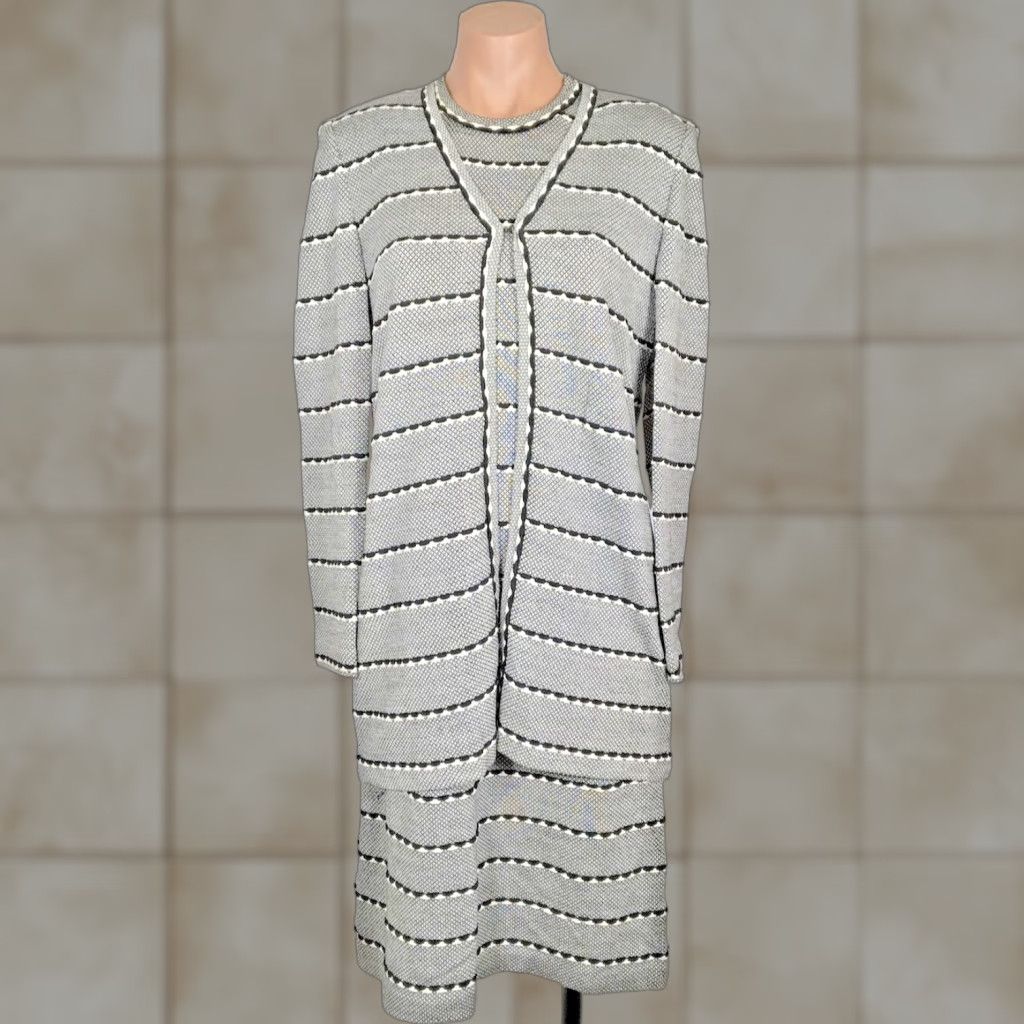 VINTAGE St. John Dress Suit Knit Black White 2 Piece 6 Adult Women Womens cardigan jacket one-button front geometric pattern Modern Brand: St. John