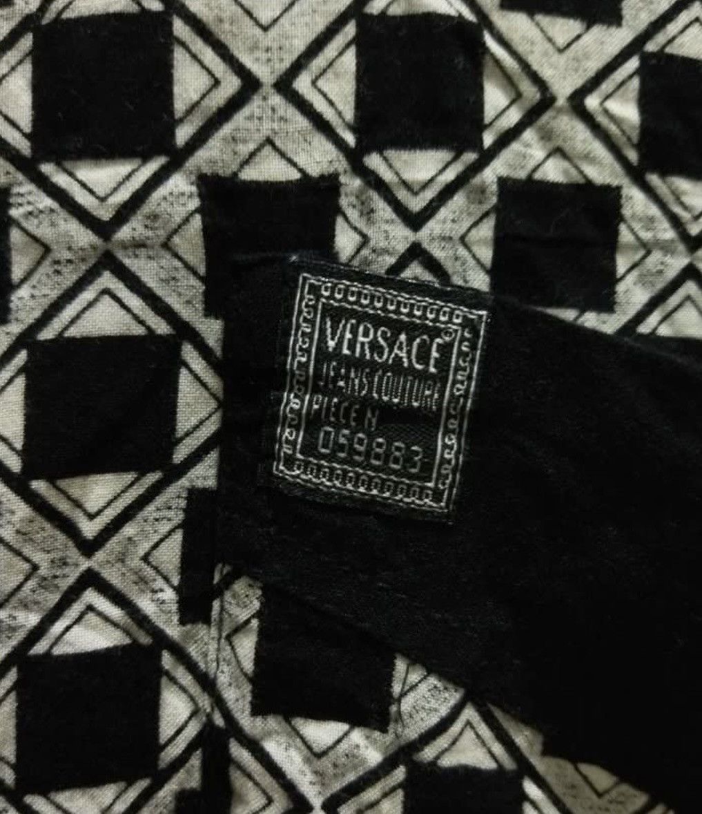 Versace × Versace Jeans Couture × Vintage Vintage Versace Jeans Patern Shirt Size US M / EU 48-50 / 2 - 4 Thumbnail