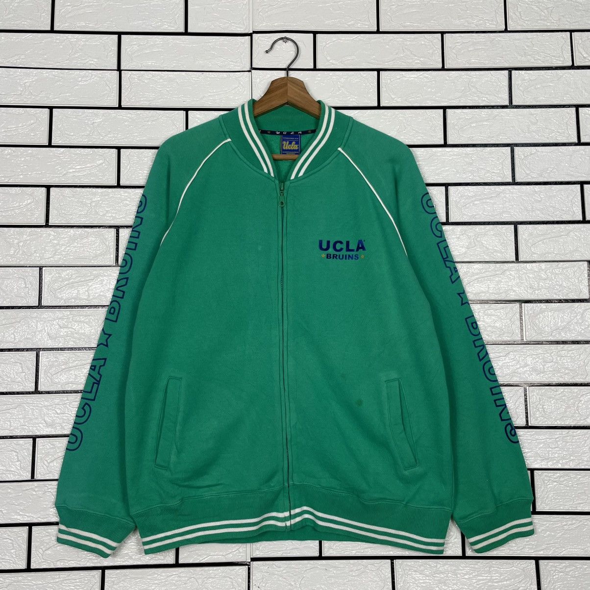 Other UCLA Bruins Zipper Sweater Jacket Size US L / EU 52-54 / 3 - 1 Thumbnail