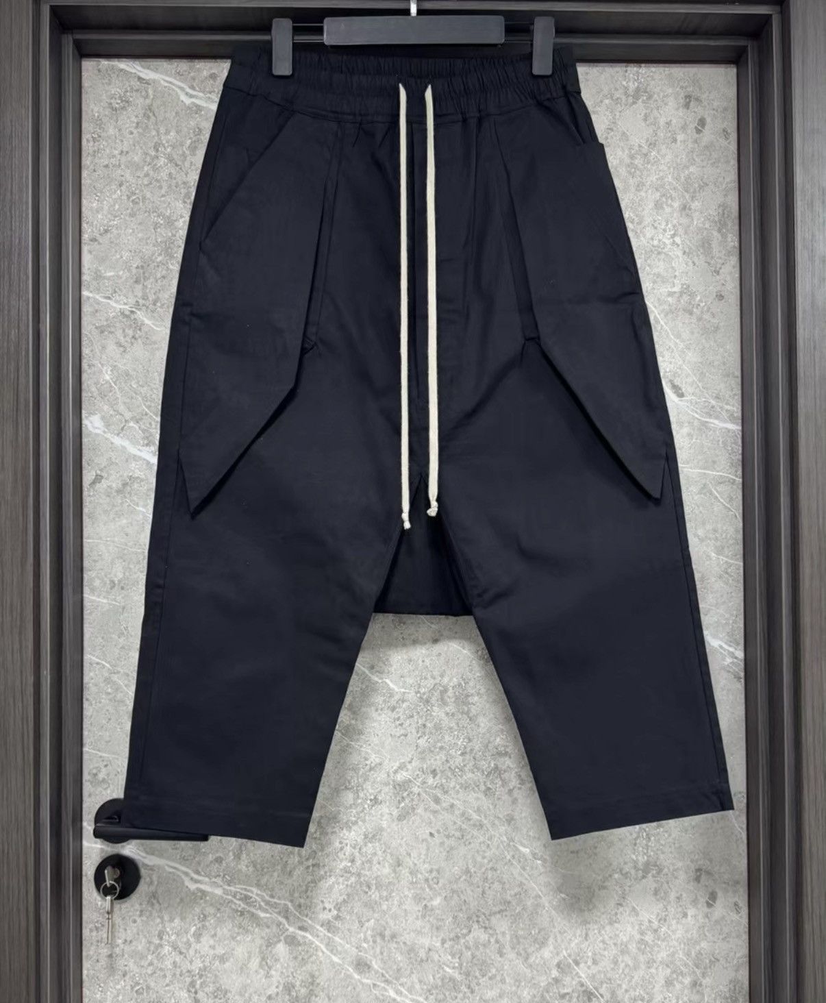 Rick Owens Rick Owens Mainline 8/9 Pants (TE Material) Size US 32 / EU 48 - 1 Thumbnail