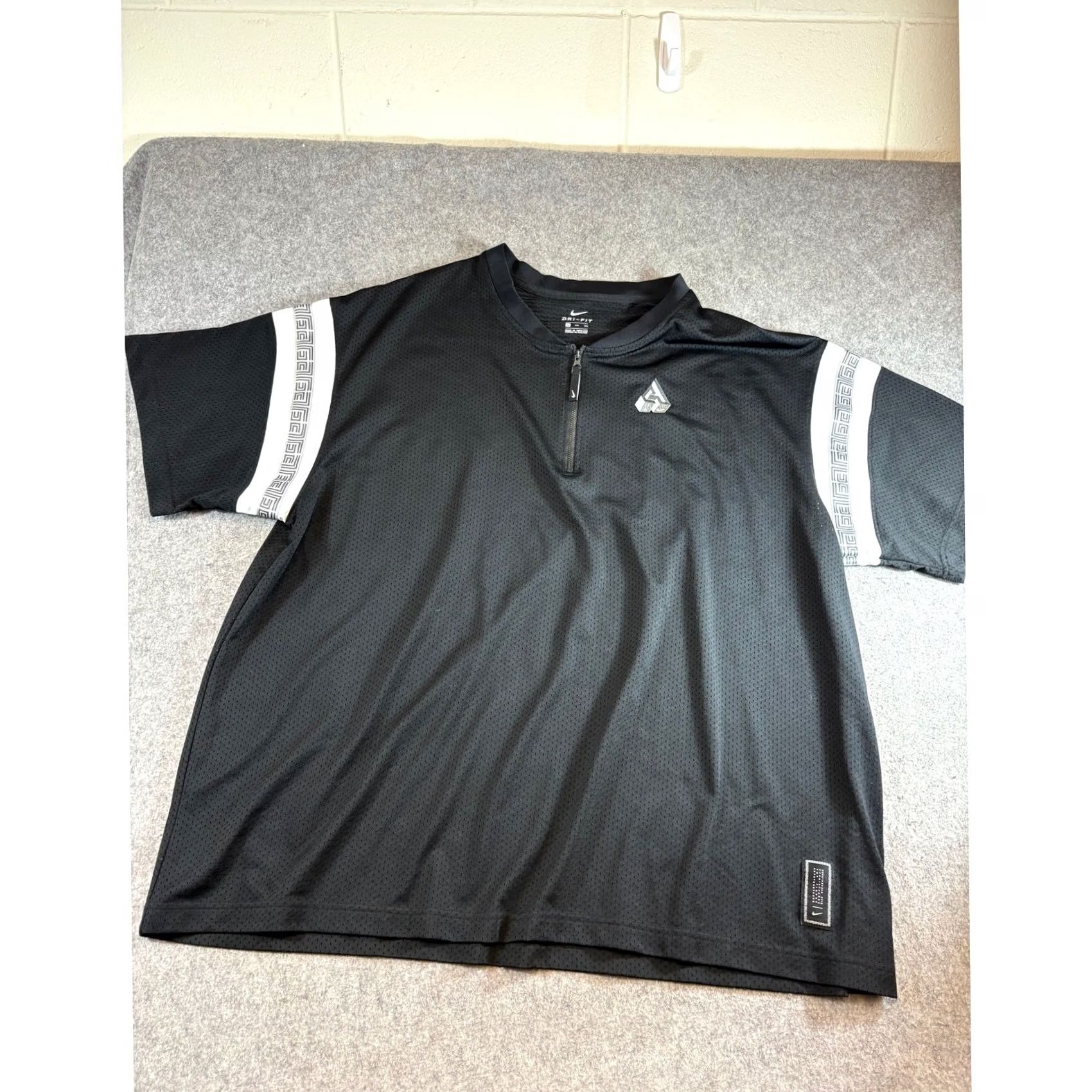 Nike Nike Giannis Antetokounmpo Shirt Mens Black Dri-Fit Quarter Zip 3XL Shirt Men Black Dri-Fit Quarter Zip Geometric Logo Embroidered Nike Mens Shirt Size US XXL / EU 58 / 5 - 4 Thumbnail