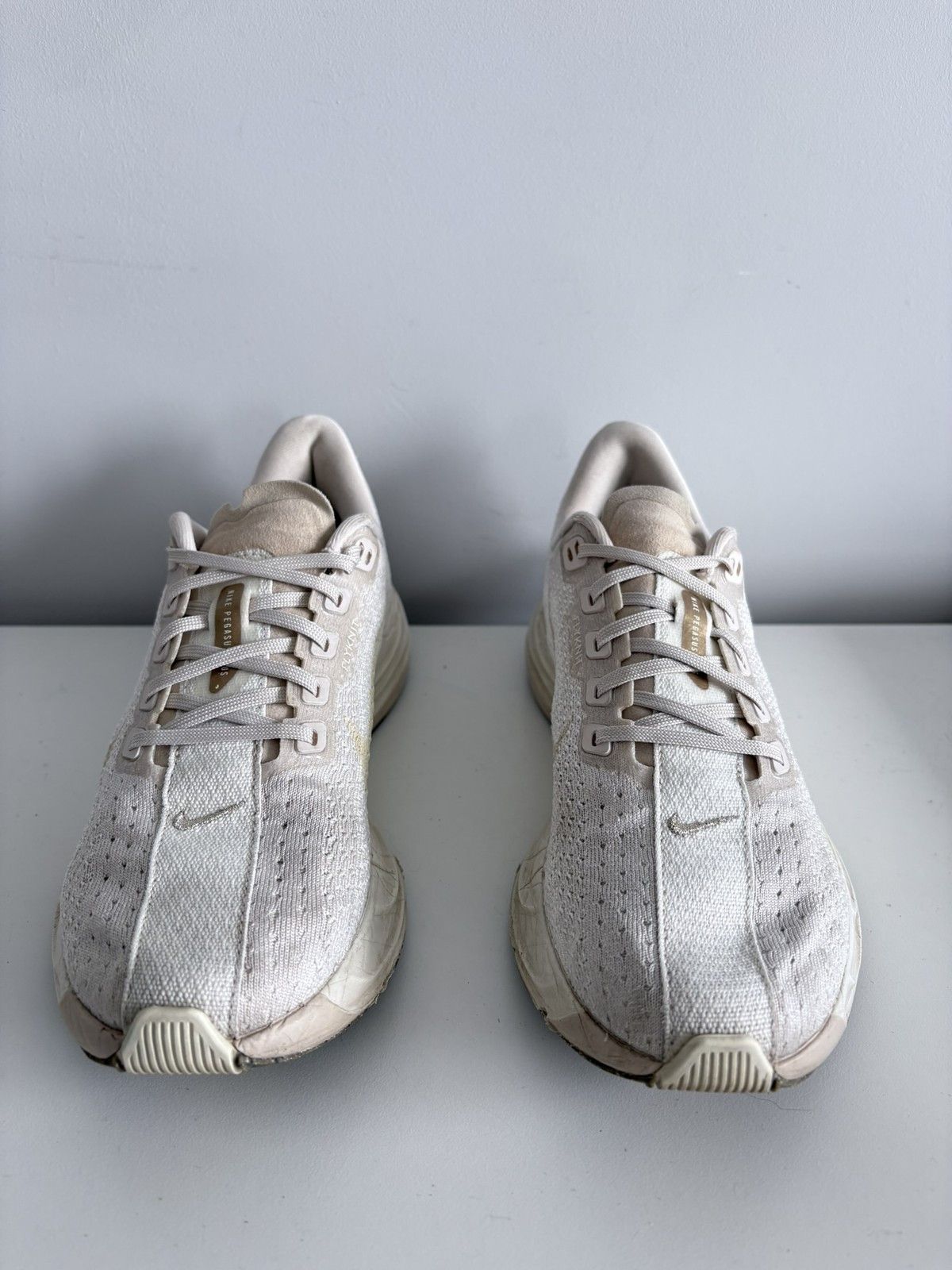 Nike Nike ZoomX Invincible Run Flyknit beige women's size 38.5 Size US 8.5 / IT 38.5 - 2 Thumbnail