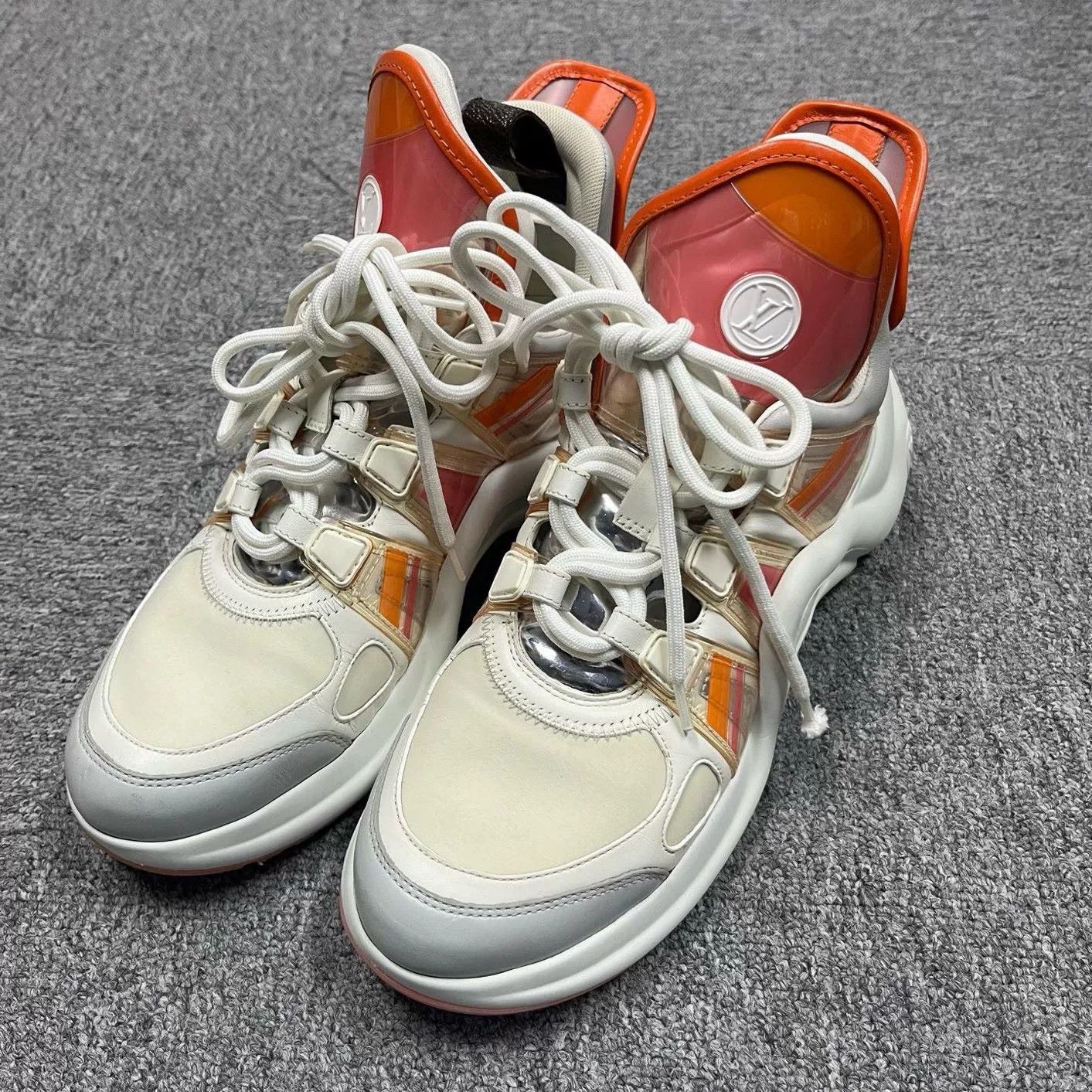 Louis Vuitton Louis Vuitton White Low-Top Casual Shoes Size US 7.5 / IT 37.5 - 1 Thumbnail