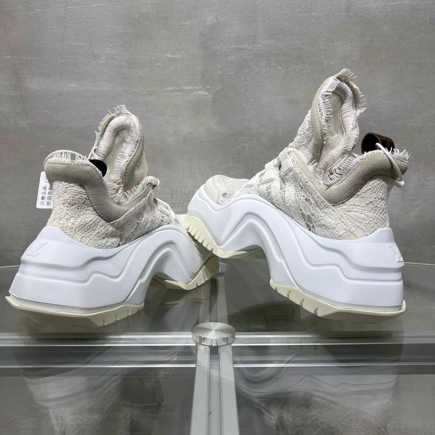 Louis Vuitton LV Archlight 2.0 White Silk Dad Shoe UK2.5 (36.5) Size US 5 / IT 35 - 5 Thumbnail