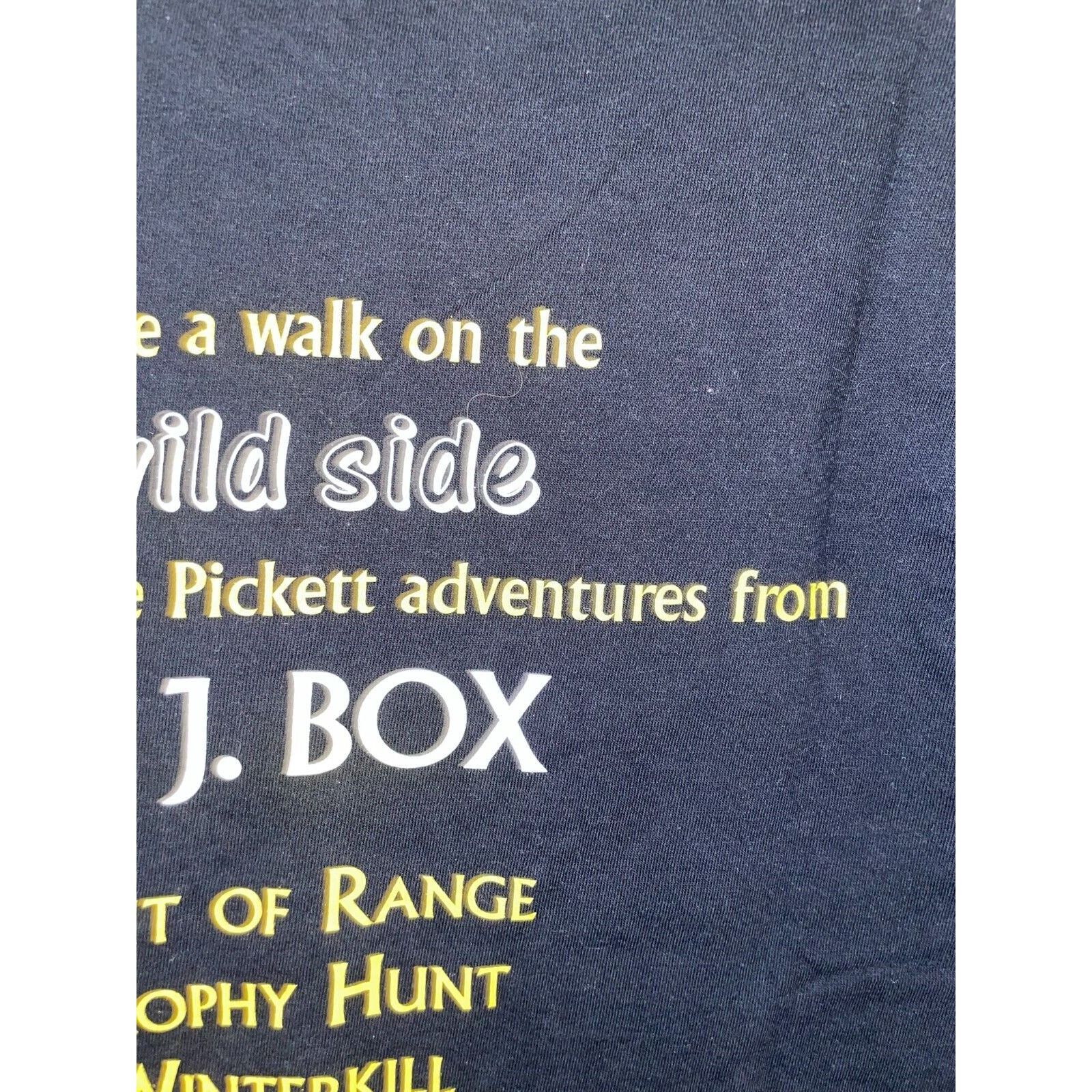 Hanes Vintage CJ Box Shirt I'm Out Of Range Book Author Tee L Size US L / EU 52-54 / 3 - 7 Thumbnail