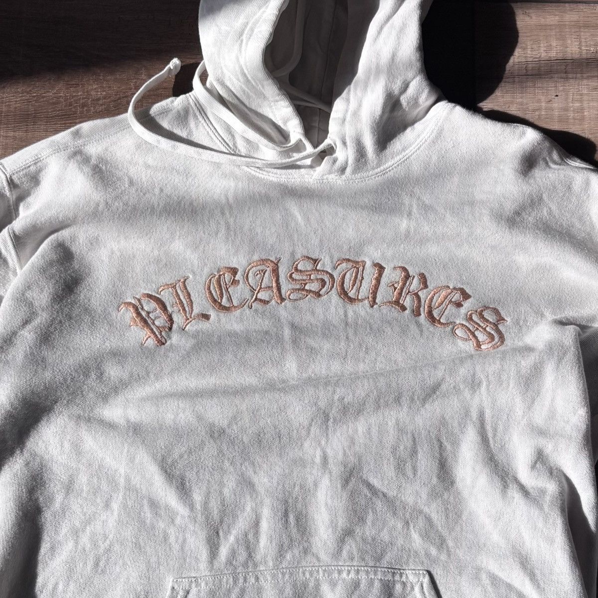 Pleasures White Pleasures Hoodie Olde English Font sz M Size US M / EU 48-50 / 2 - 1 Thumbnail