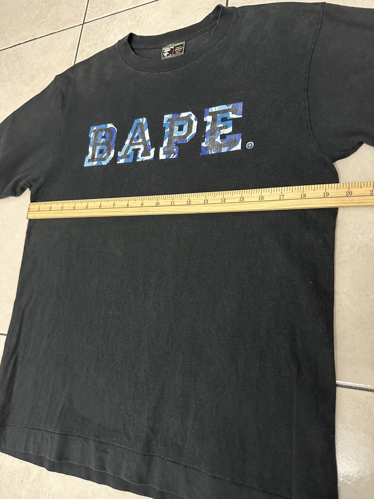 Bape Vintage Bape Spellout Camo Tshirt Size US M / EU 48-50 / 2 - 7 Thumbnail