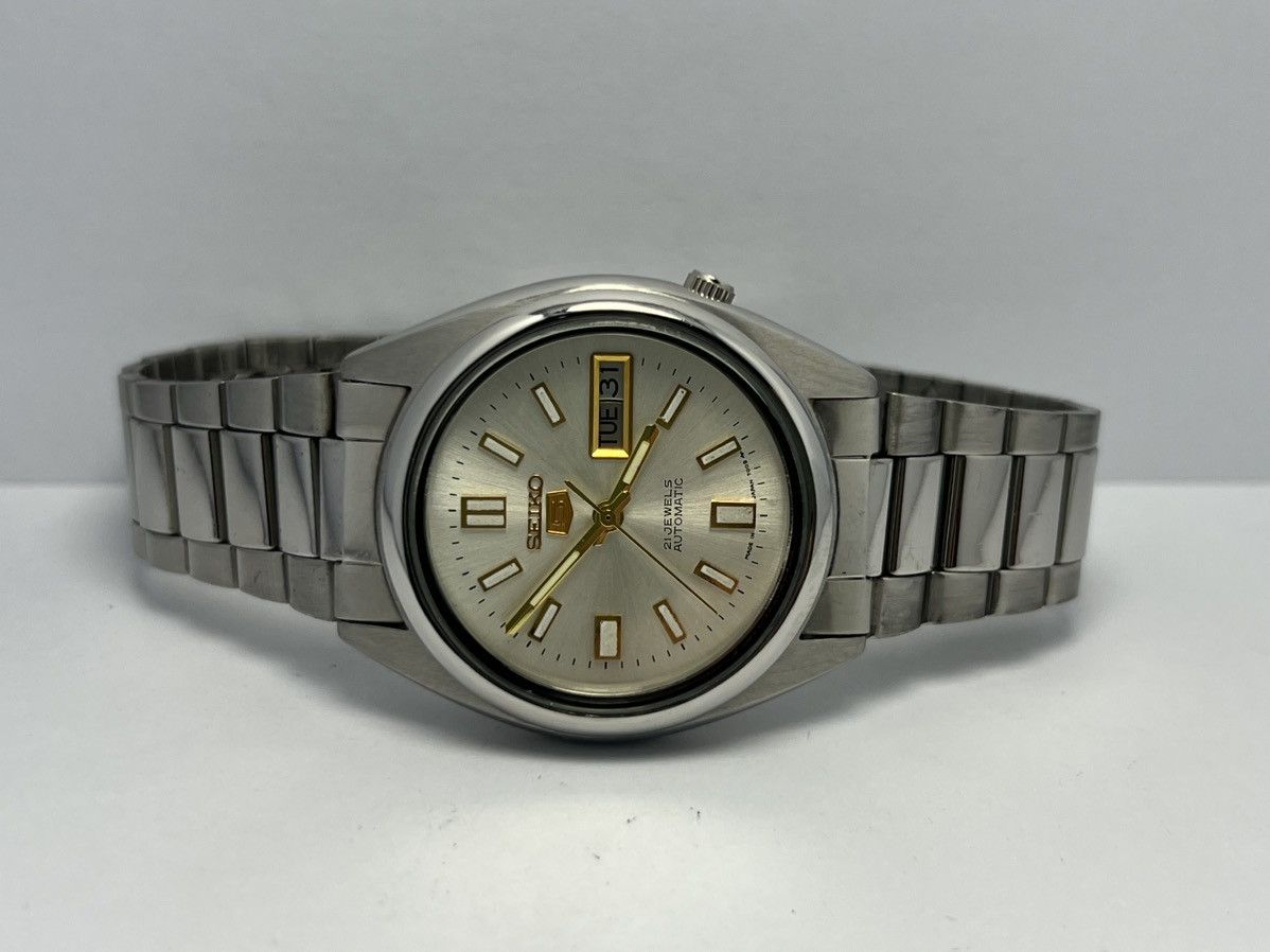 Seiko Seiko 5 Automatic Vintage Wrist Watch Day/Date Japan Size 36 - 3 Thumbnail