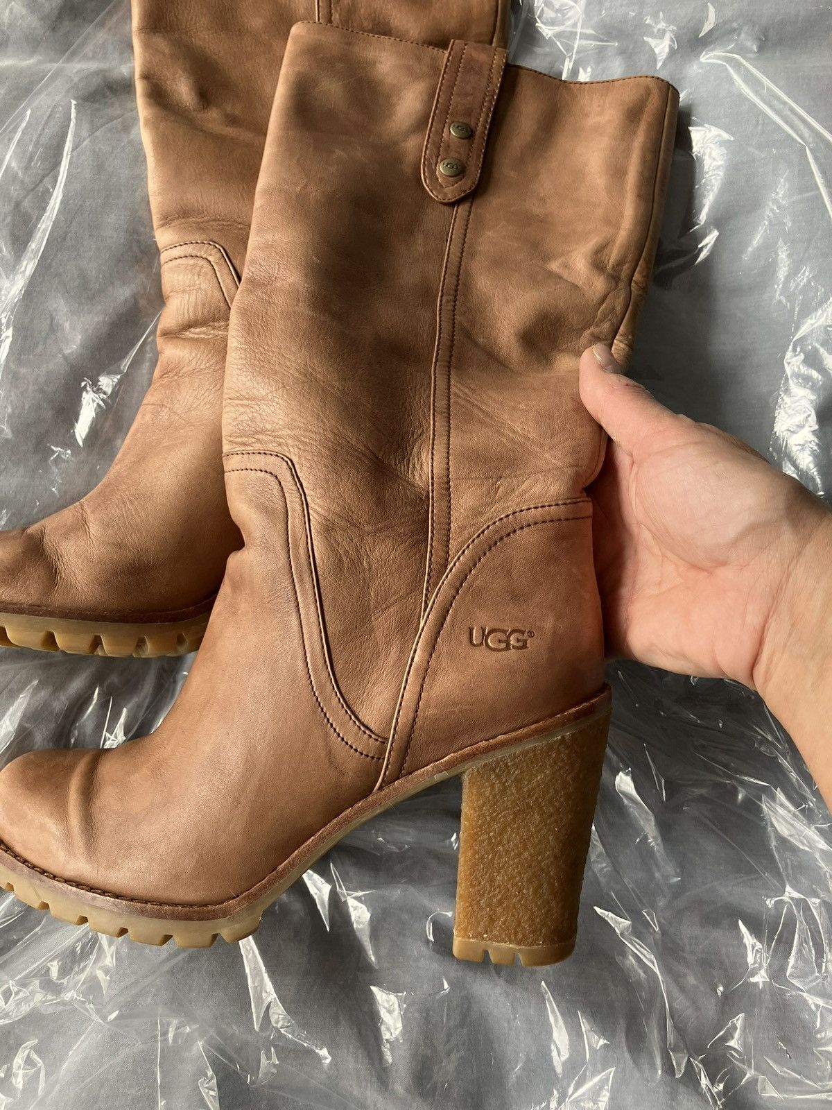 Ugg UGG Soft Leather Mid-Calf Boots in Camel Colour Size US 9 / IT 39 - 5 Thumbnail