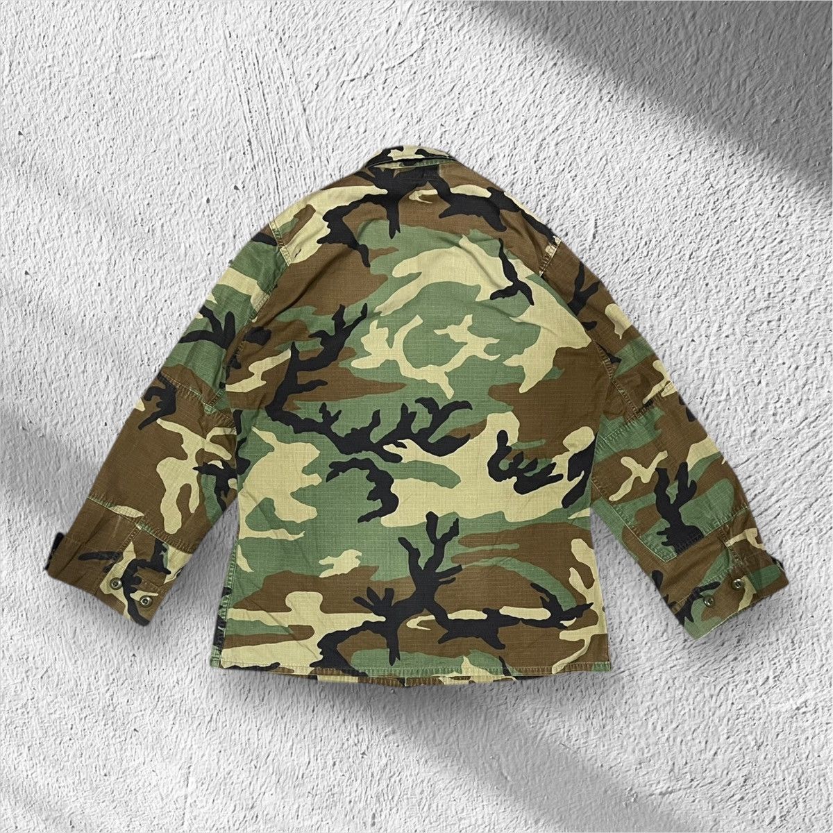 Vintage 80s U.S. Army Woodland Camo Utility Field Jacket BDU Ripstop Size US L / EU 52-54 / 3 - 7 Thumbnail