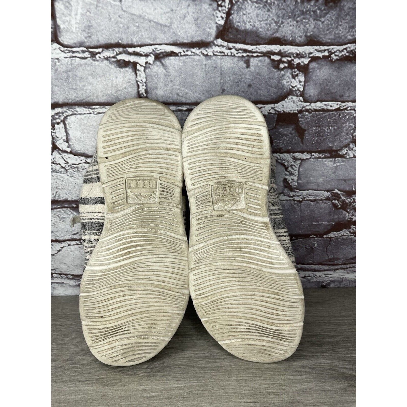 REEF Reef Cushion Coast Mid White Fabric Black Lace Up Sneakers W Size US 8.5 / IT 38.5 - 8 Thumbnail