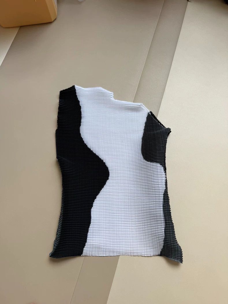 Issey Miyake Issey Miyake size:2 Black and white vest Size M / US 6-8 / IT 42-44 - 6 Thumbnail