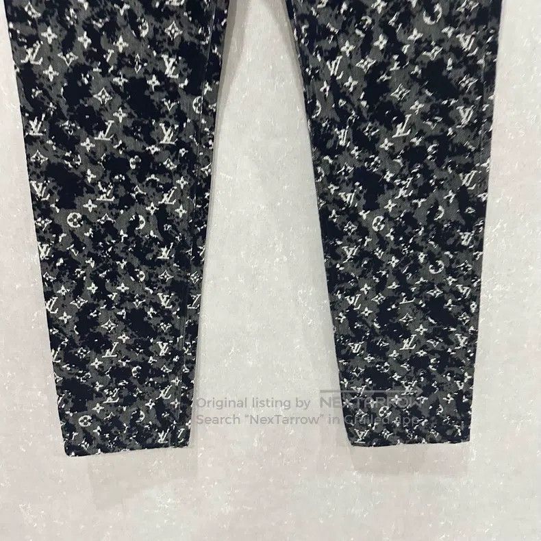 Louis Vuitton Louis Vuitton Black presbyopic flocked full-print presbyop Size US 34 / EU 50 - 3 Thumbnail