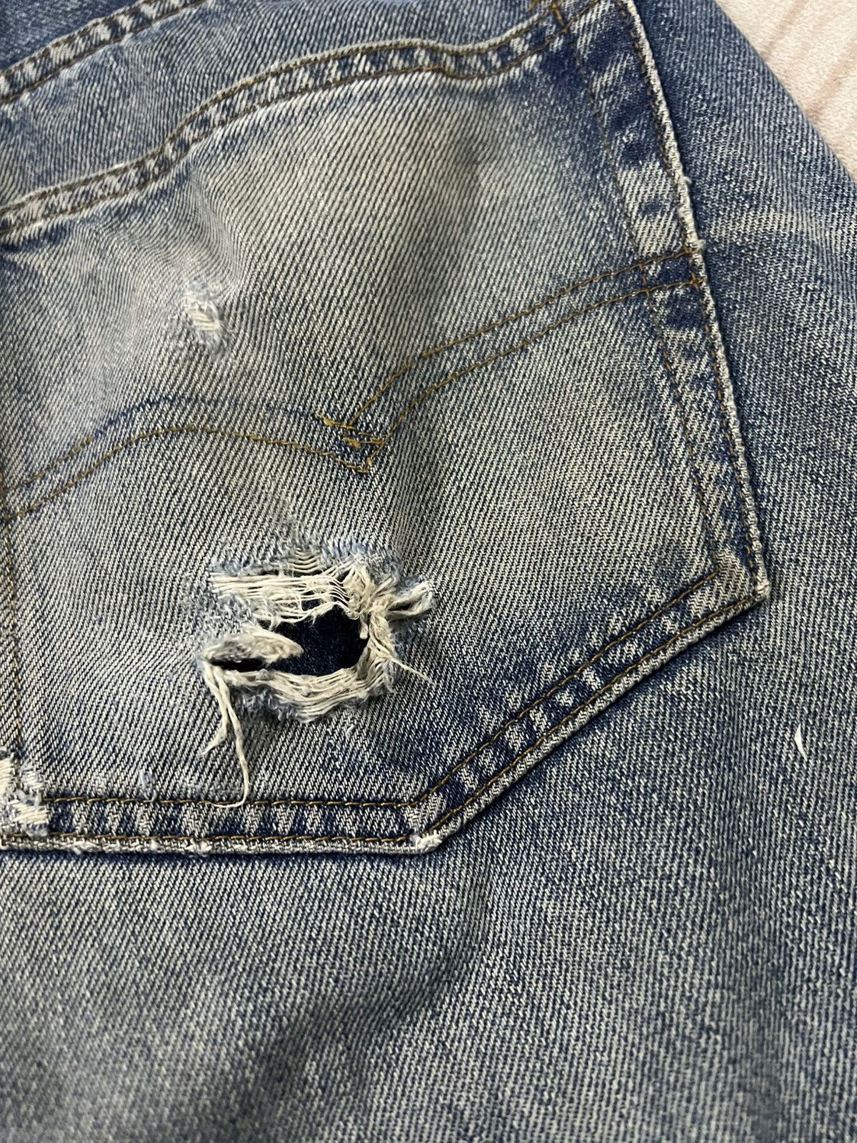 Levi's Vintage 1993 Levis 501 E Selvedge Distressed Ripped Jean Size US 29 - 18 Thumbnail
