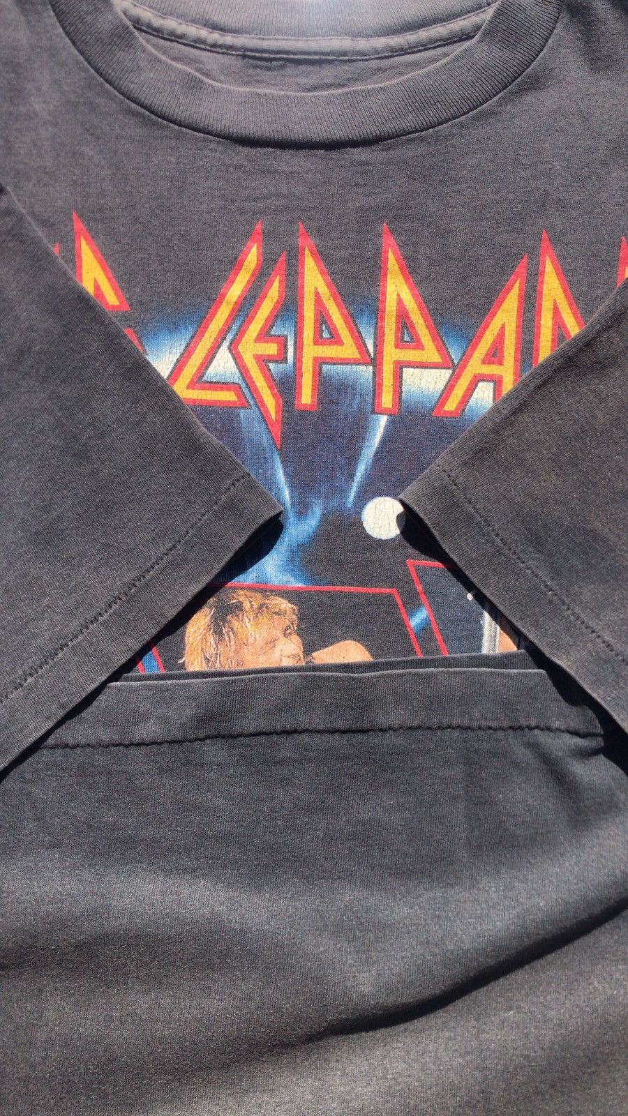 Def Leppard × Vintage VTG Def Leppard 92’ The 7 Day Weekend Band Tshirt Size US L / EU 52-54 / 3 - 3 Thumbnail