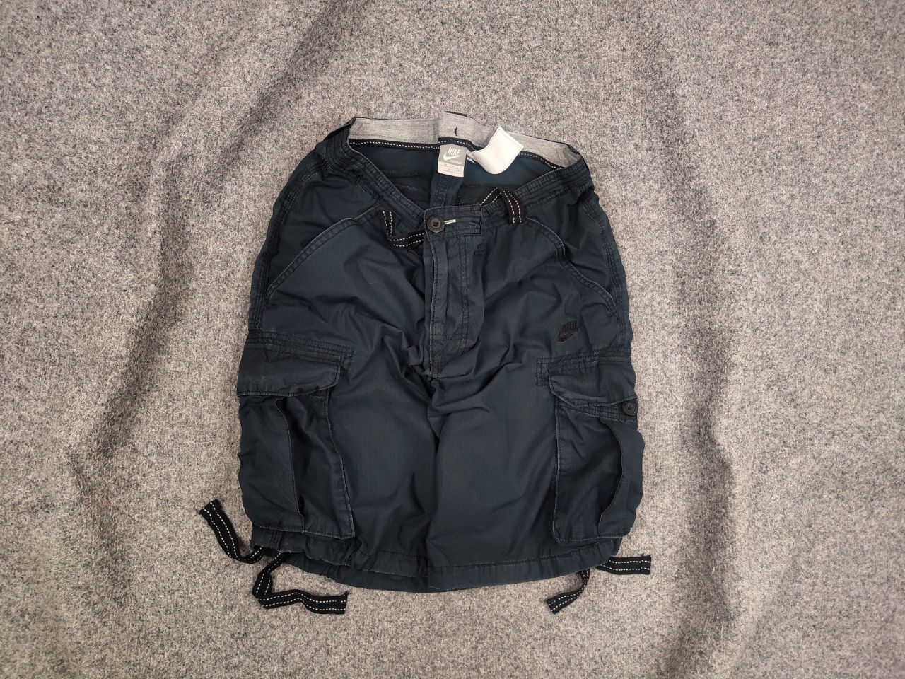 Nike Vintage Nike Navy Canvas Logo Cargo Bermuda Shorts Y2K Style Size US 34 / EU 50 - 1 Thumbnail