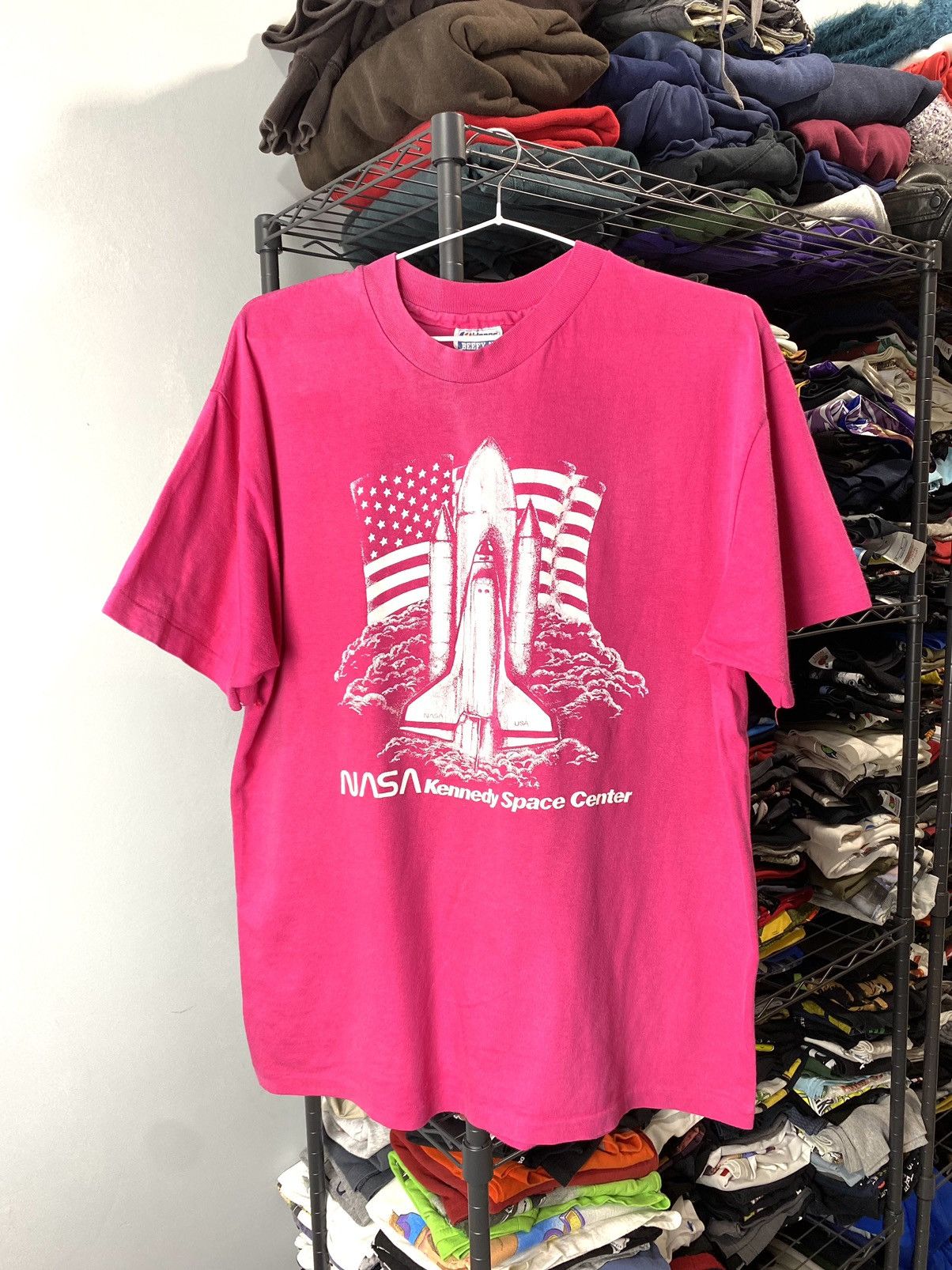 NASA 80-90’s Vintage Nasa Kennedy Space Center T Shirt Hanes Size US L / EU 52-54 / 3 - 1 Thumbnail