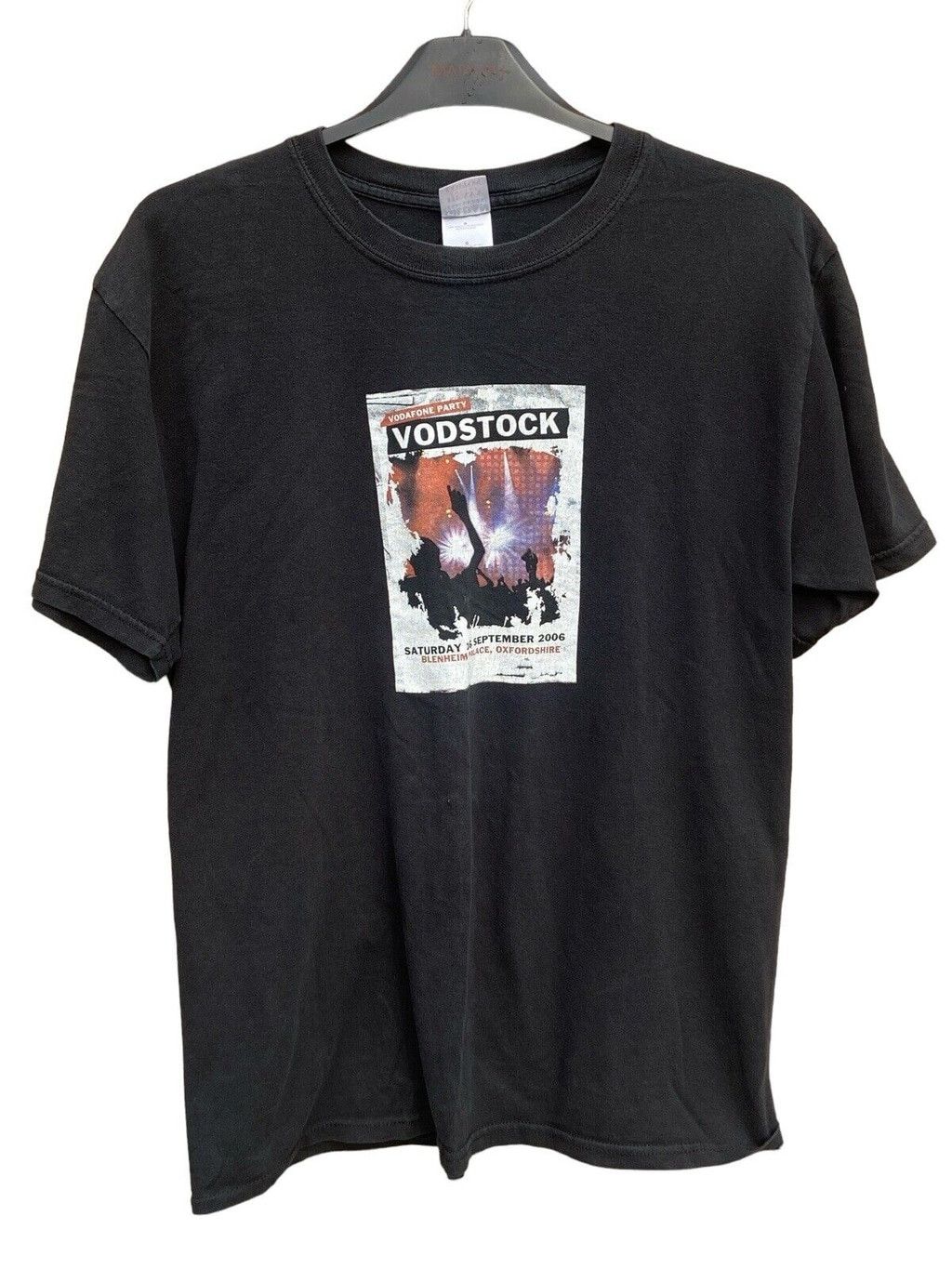 Gildan Vodstock 2006 Vodafone Party T Shirt Mens Size Large Size US L / EU 52-54 / 3 - 1 Thumbnail