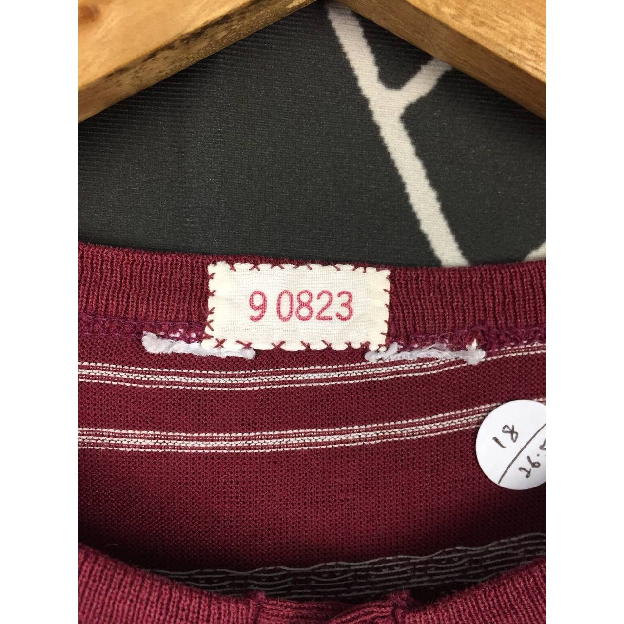 Vintage Vtg 90s Retro Style Patterned Single Stitch Henley Neck Tee Size US S / EU 44-46 / 1 - 11 Thumbnail