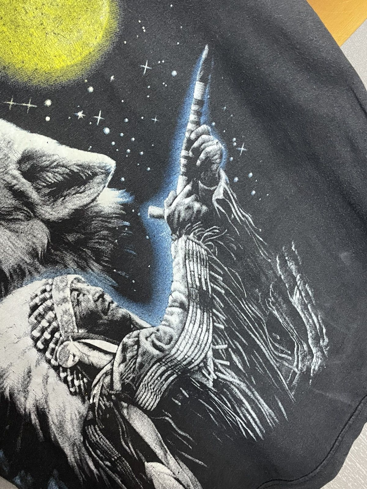 Vintage Vintage Faded Native American Wolf Hippie Rock Rare T-shirt Size US L / EU 52-54 / 3 - 7 Thumbnail