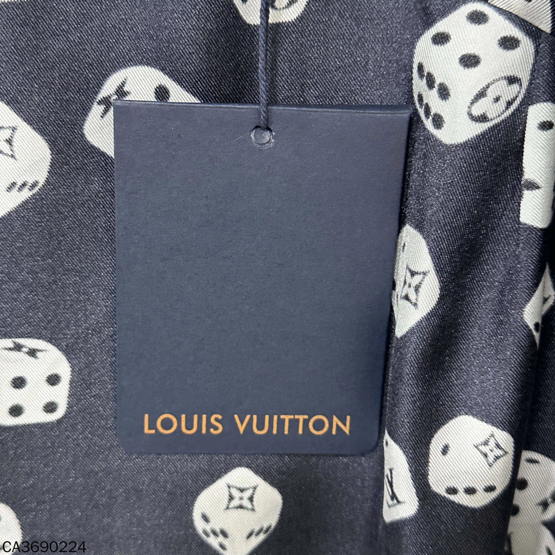 Louis Vuitton LV dice all over print shirt S Size US S / EU 44-46 / 1 - 4 Thumbnail