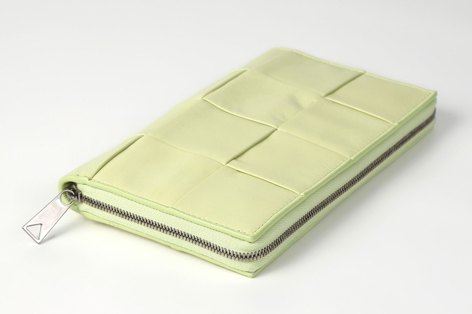 Bottega Veneta o1n1vont1124 Size: OS / Zip Around Wallet in Ivory Size ONE SIZE - 3 Thumbnail