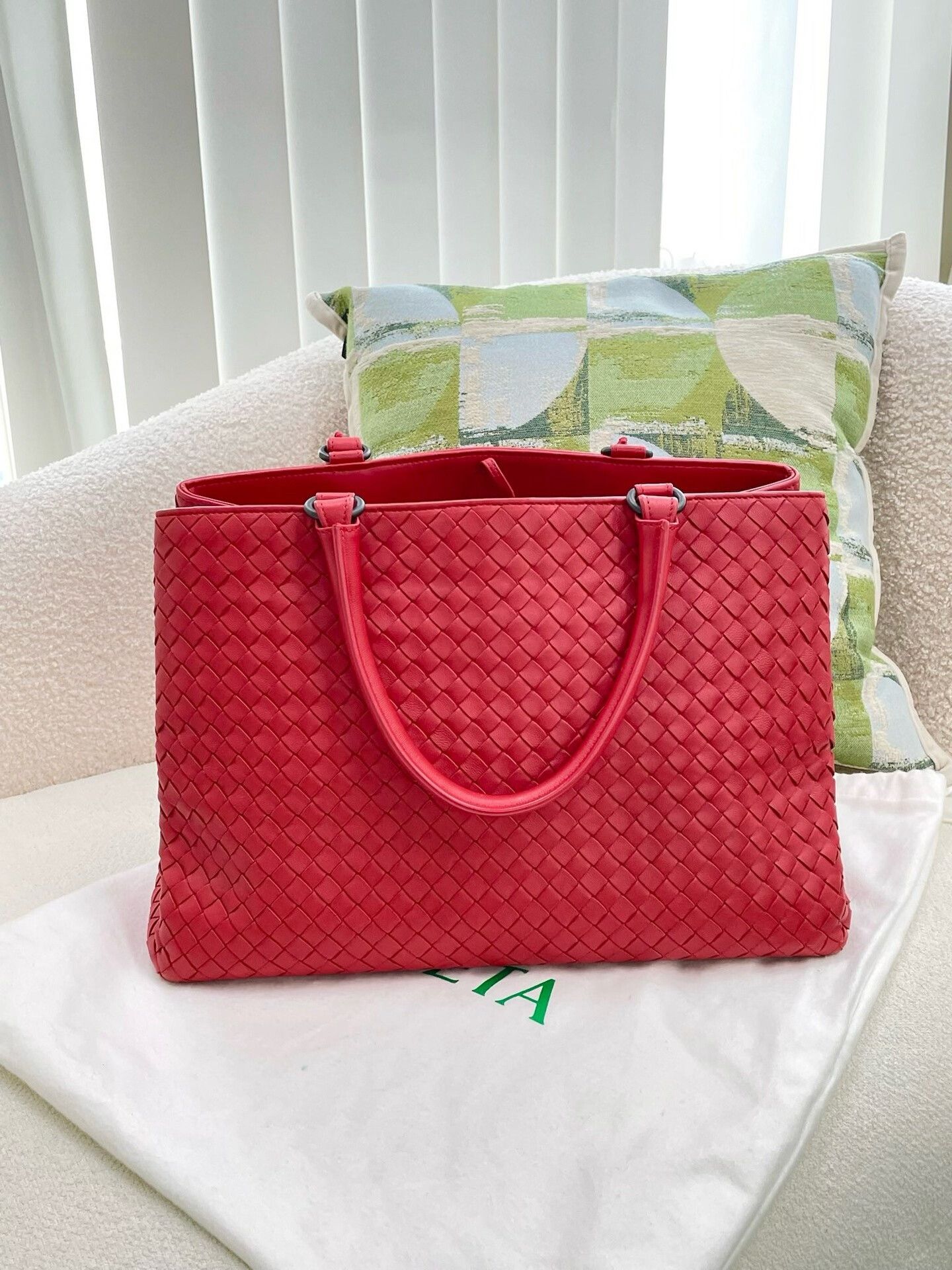 Bottega Veneta BV Red Woven Leather Large Handbag Size ONE SIZE - 1 Thumbnail
