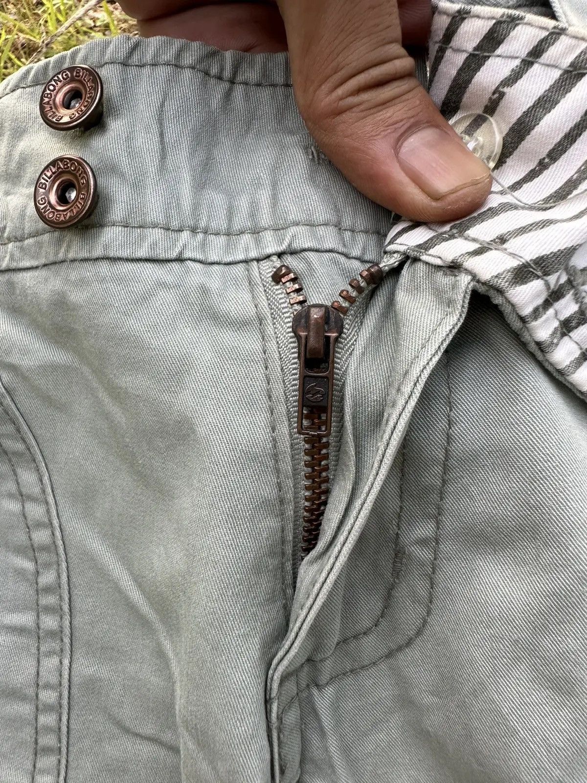 Billabong W31 L32🔥FLARES/BOOTCUT Y2K VINTAGE BILLABONG LOW RISE CARGO Size US 31 - 8 Thumbnail
