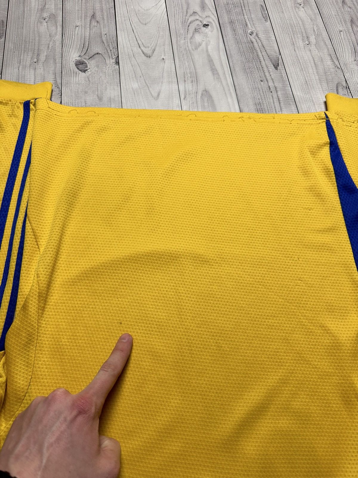 Vintage Vintage adidas Ukraine soccer jersey long sleeve S Size US S / EU 44-46 / 1 - 11 Thumbnail