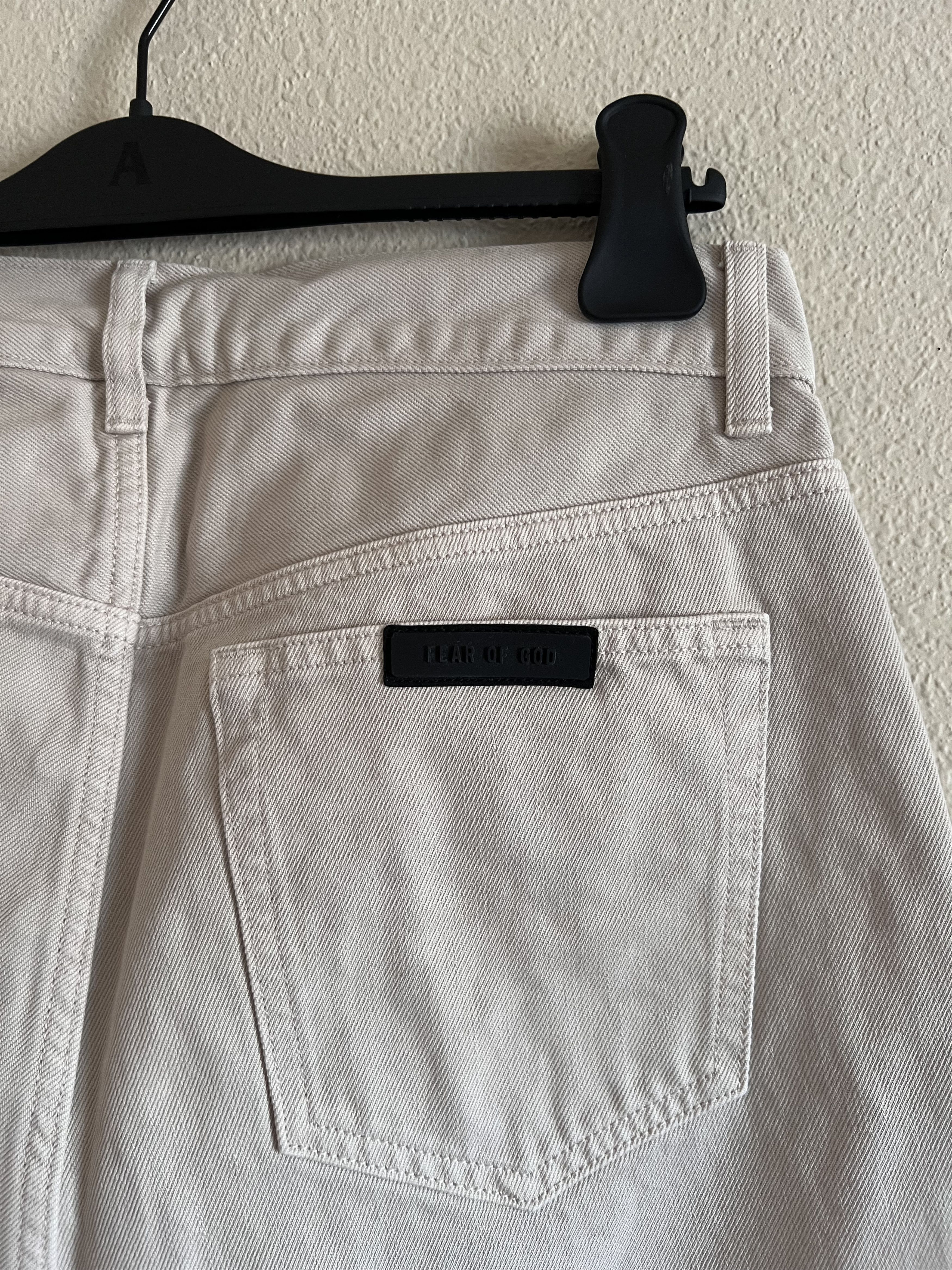 Essentials Fear of God Essentials 5 Pocket Jeans in Silver Cloud Size US 32 / EU 48 - 5 Thumbnail