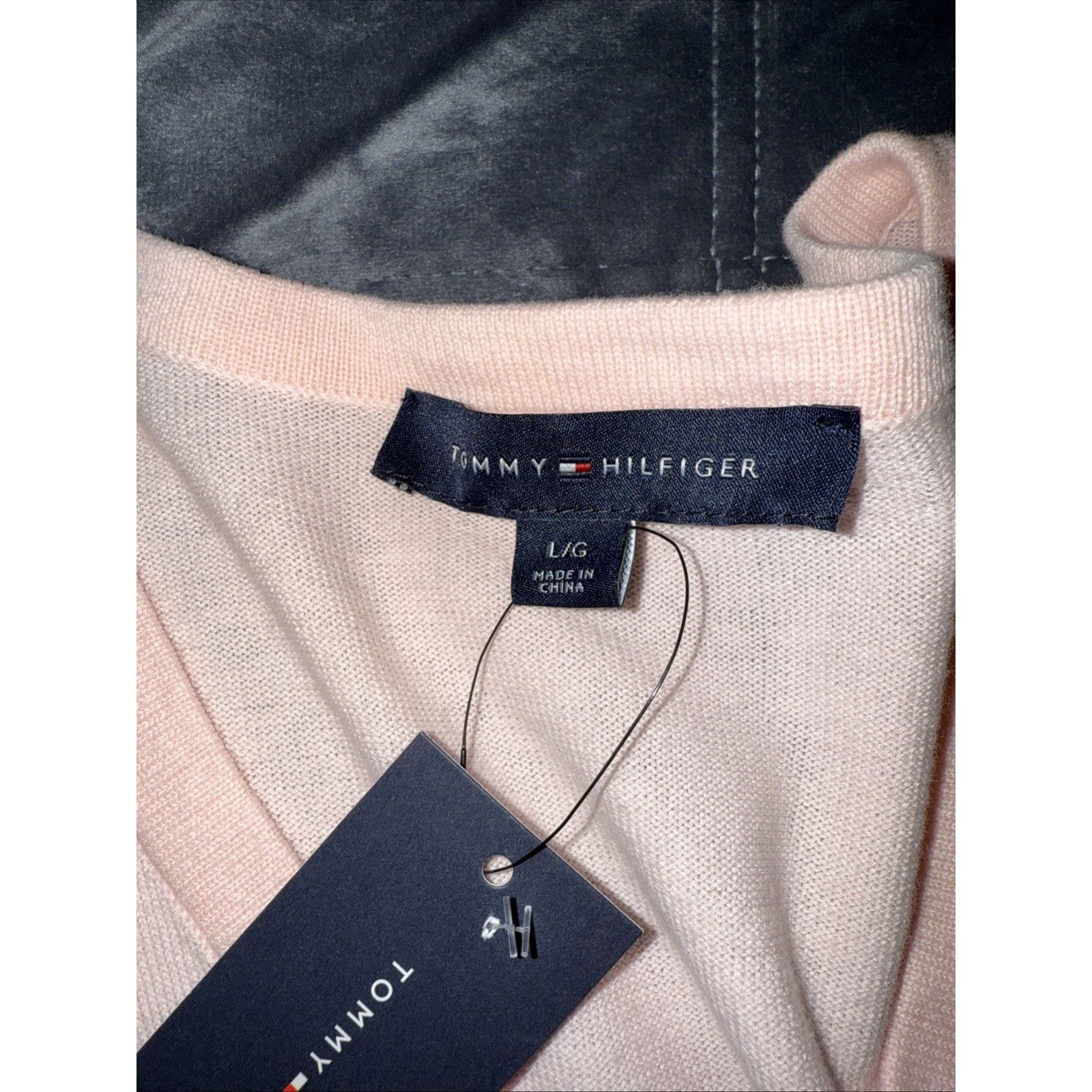 Tommy Hilfiger NWT Tommy Hilfiger Women’s Pullover Sweater Sz L Pink Heart Size L / US 10 / IT 46 - 9 Thumbnail