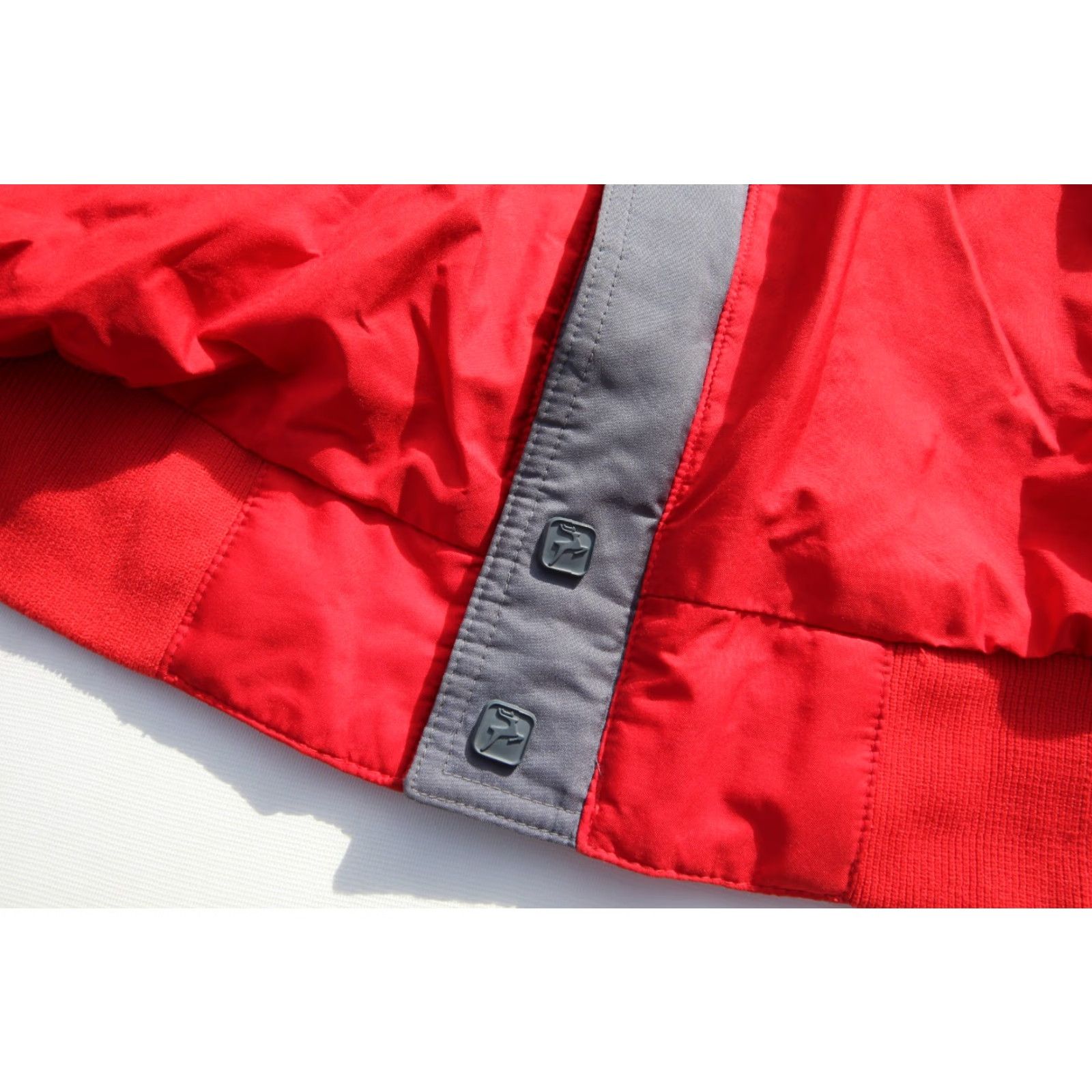 Vintage VINTAGE Gore-Tex Ski Jacket White Stag L Mens Waterproof Red Black Gray Retro Size US L / EU 52-54 / 3 - 5 Thumbnail