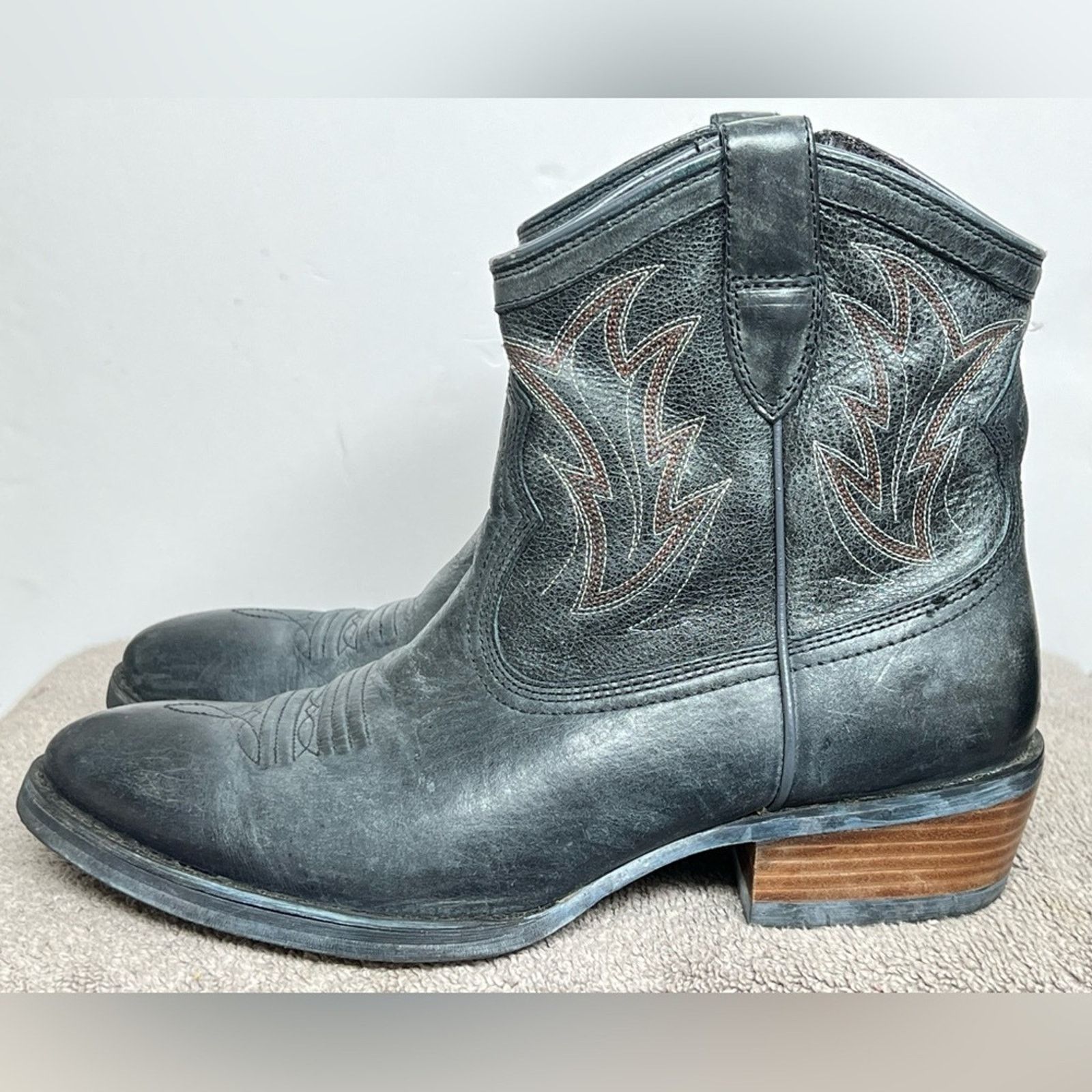 Ariat ARIAT Unbridled Leather Western Cowboy Boot US 8B WORN ONCE Size US 8 / IT 38 - 1 Thumbnail