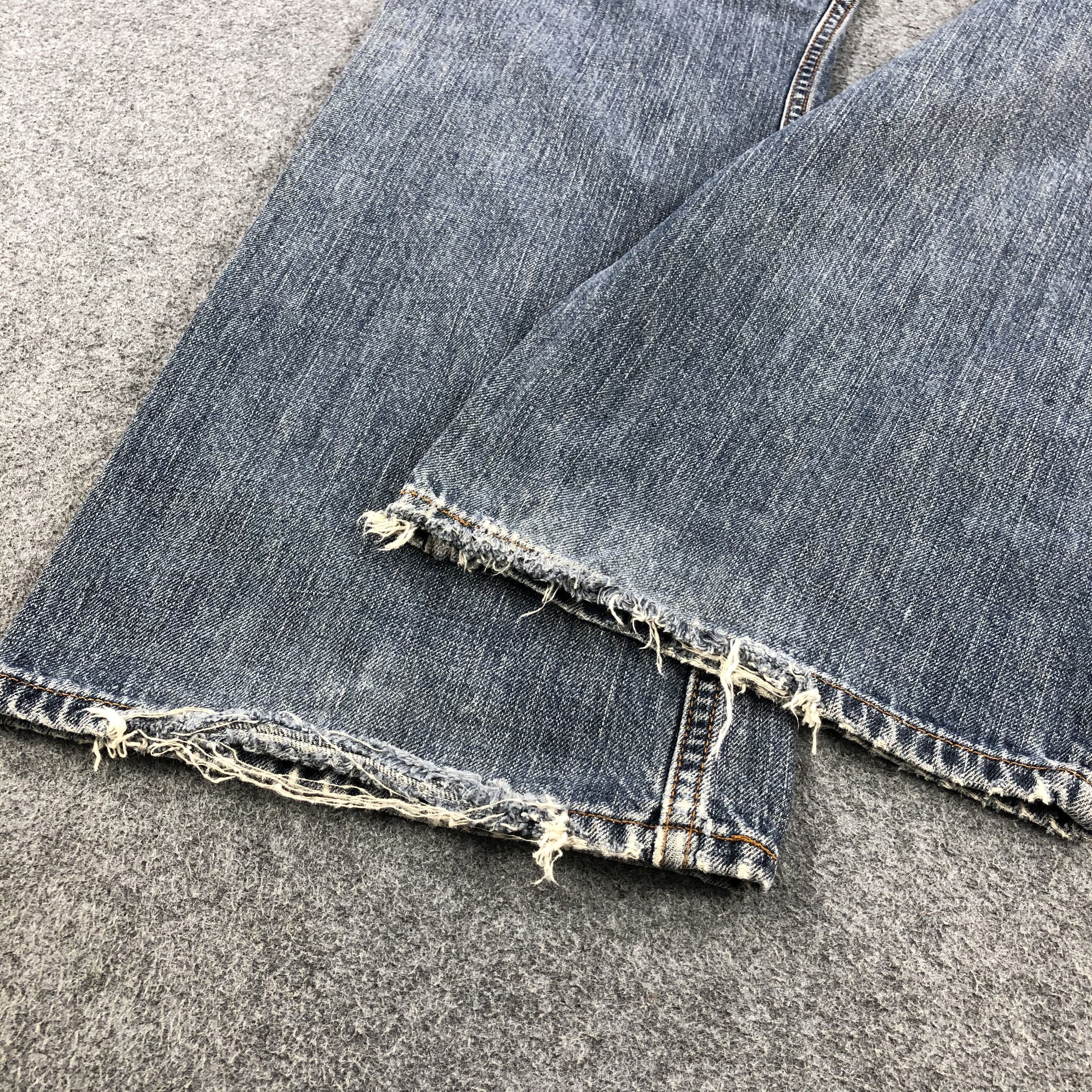 Levi's Flared Denim Vintage Levis 557 Distressed Jeans-J1013 Size US 39 - 6 Thumbnail