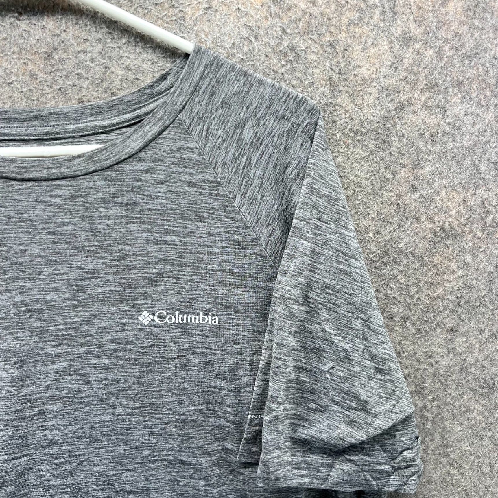 Vintage Columbia Shirt Mens Large Gray Heather Athletic Performance Jersey Soccer T-Shirt Mens Sports Shirt Regular Fit Logo All Seasons Size US L / EU 52-54 / 3 - 7 Thumbnail