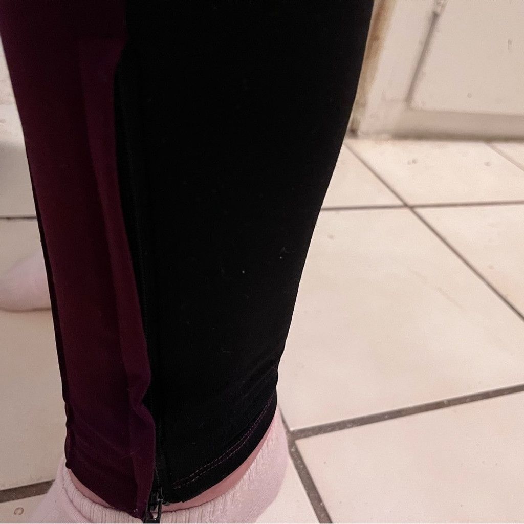 Victoria's Secret HTF Victoria's Secret Sequin bling burgundy skinny joggers S Size 27" / US 4 / IT 40 - 3 Thumbnail