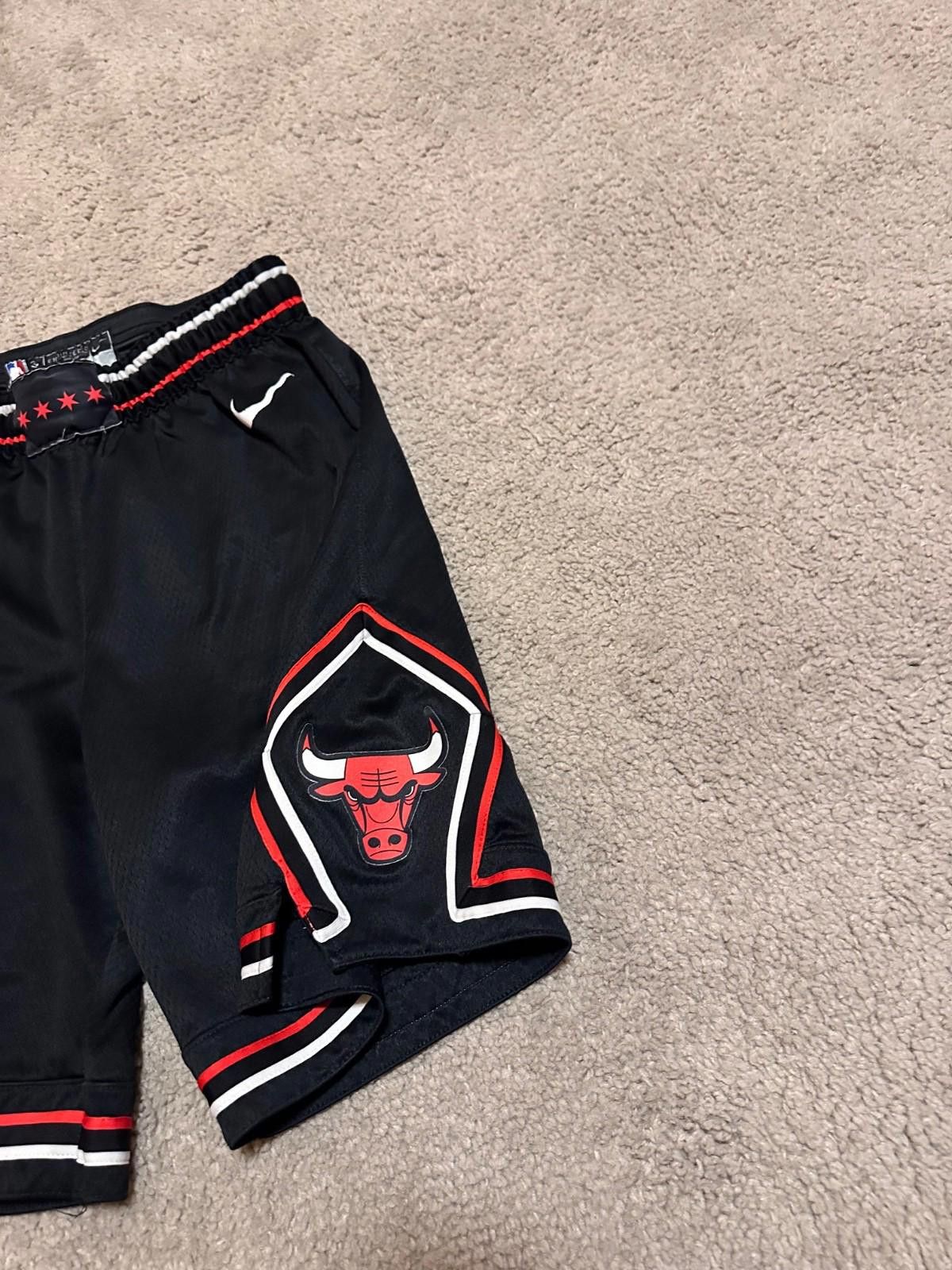 Nike Nike Chicago Bulls Authentic Black NBA Engineered Shorts Size US 32 / EU 48 - 4 Thumbnail
