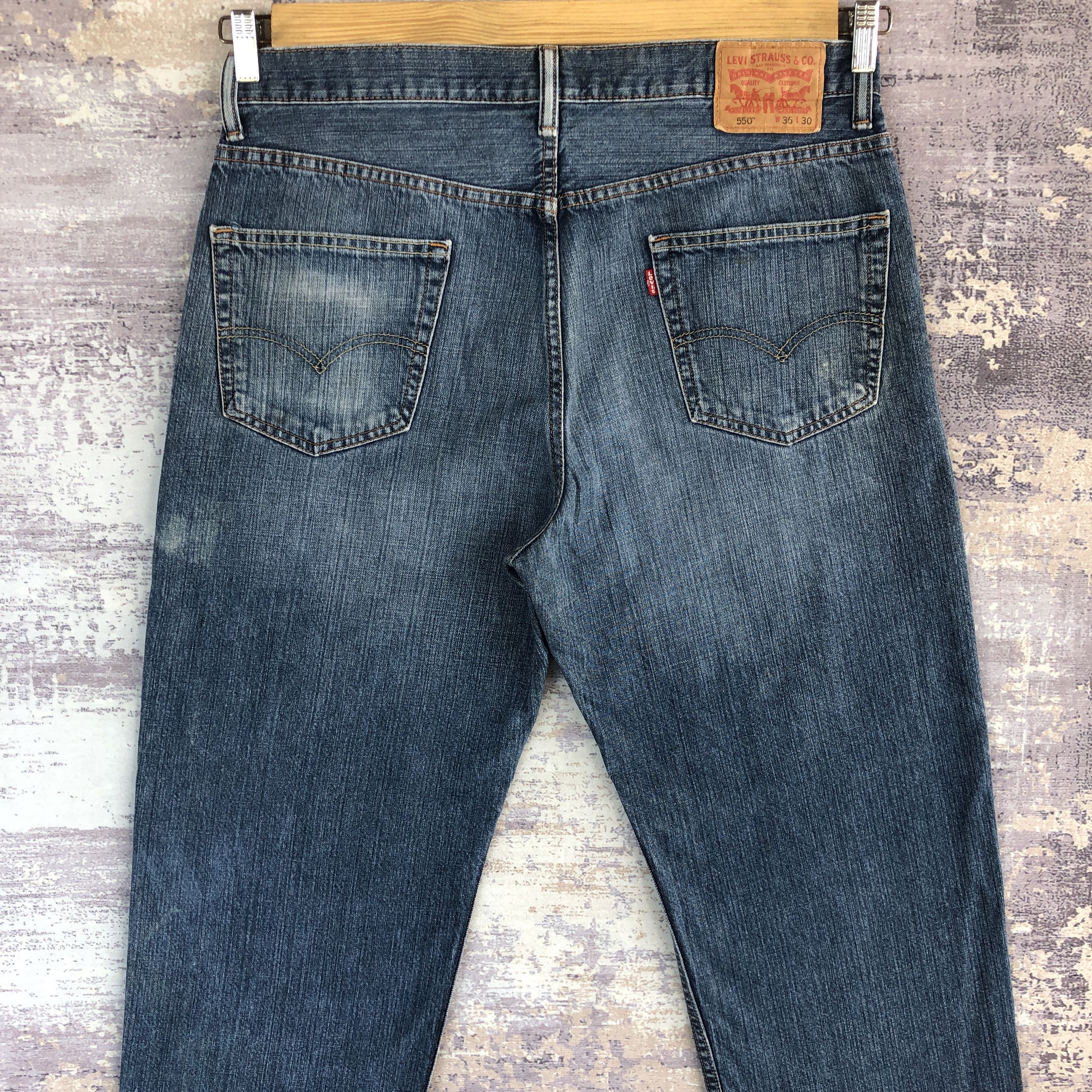 Levi's Vintage Levis Light Wash Jeans Levi's 550 Faded Baggy Denim Size US 36 / EU 52 - 4 Thumbnail