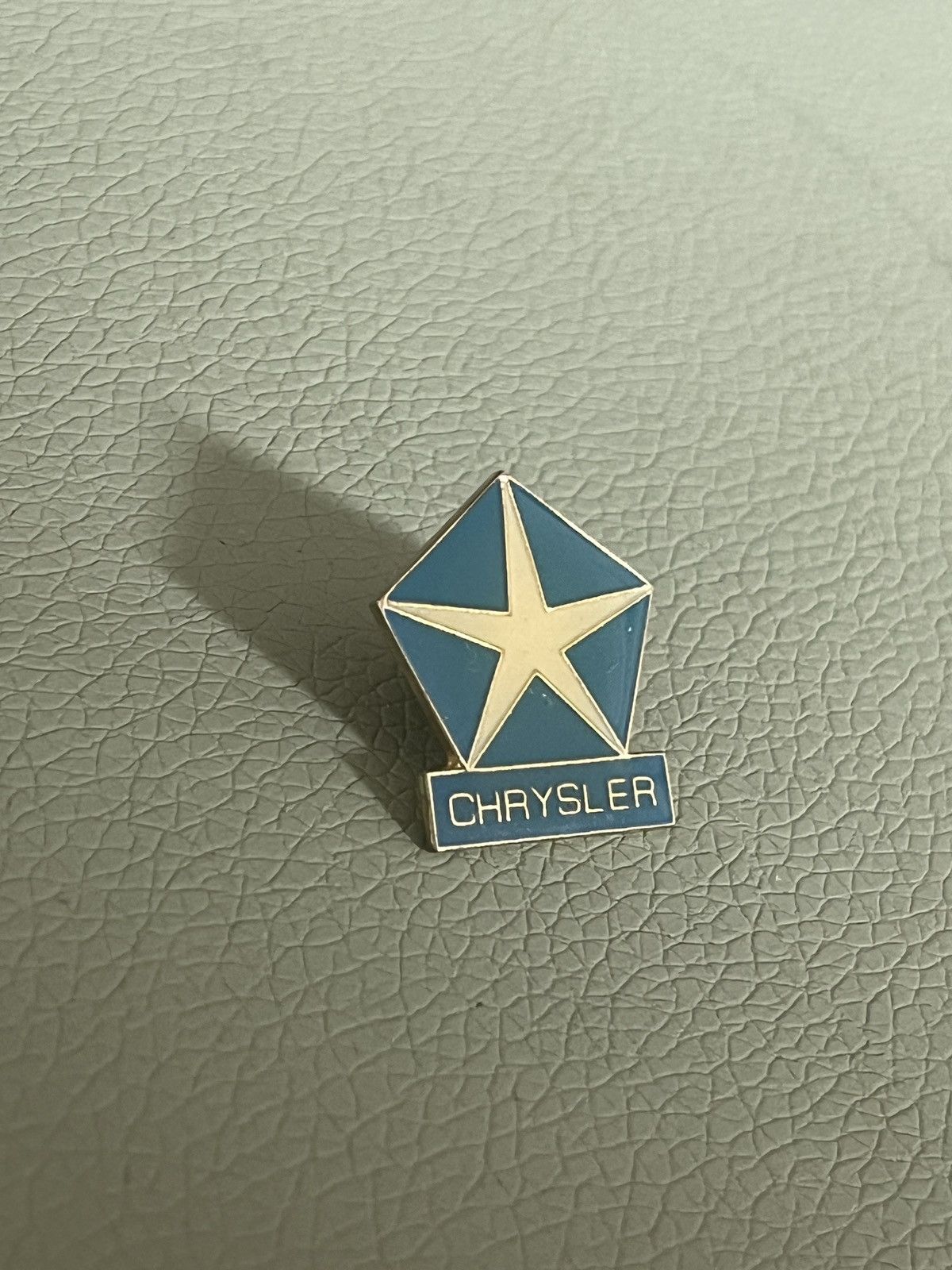 Vintage Chrysler car logo vintage pin Size ONE SIZE - 2 Thumbnail