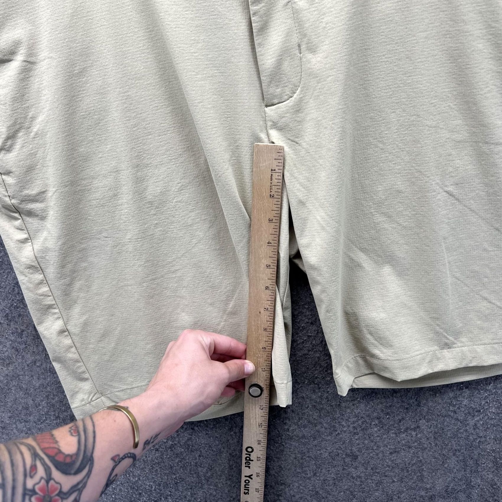 Tommy Bahama Tommy Bahama Shorts Mens 42 Beige Chino Lightweight Stretch 10 Inseam Golf - Mens, Shorts, Beige, 42, Lightweight, Stretch, Flat Front, Zip, Pockets Size US 42 / EU 58 - 3 Thumbnail