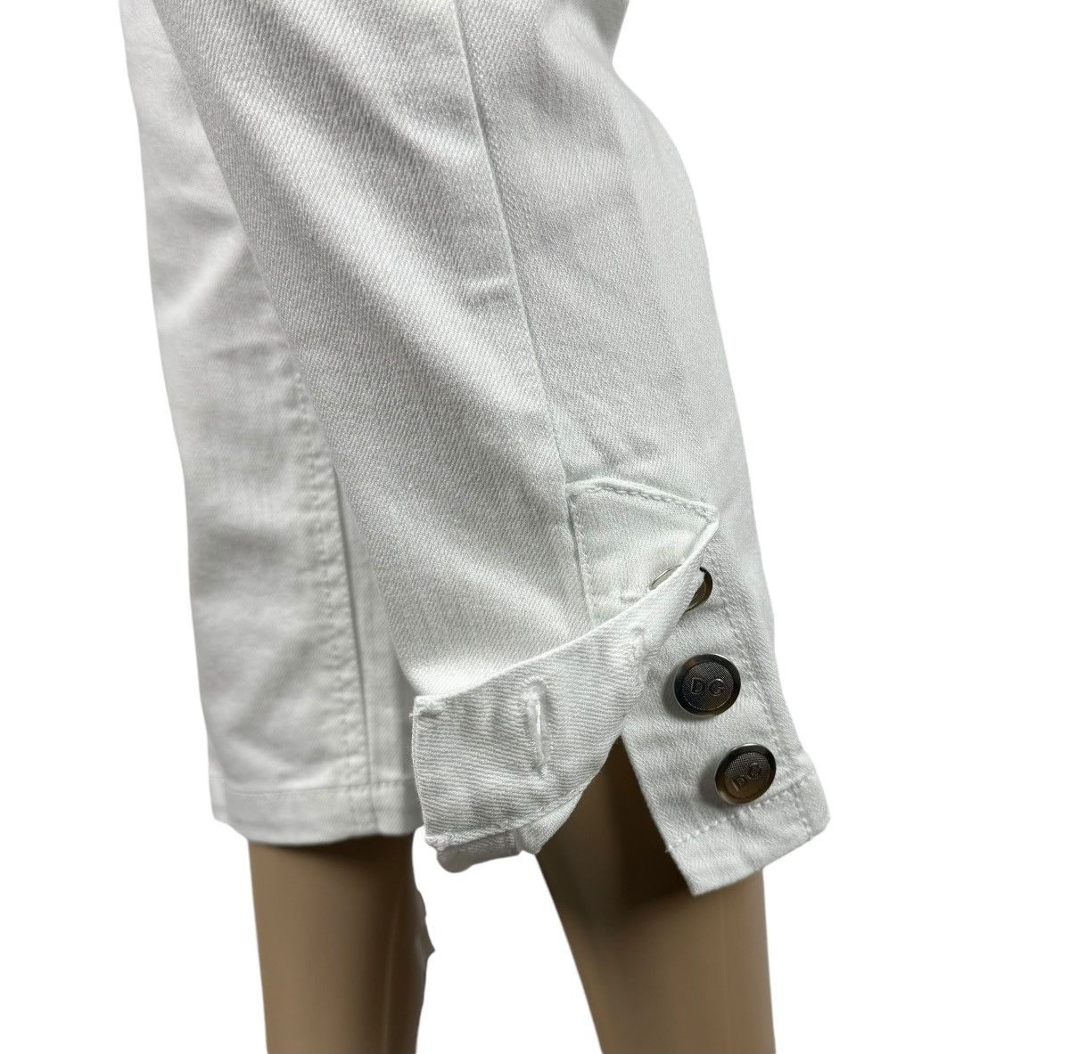 Dolce & Gabbana Dolce & Gabbana Jeans Crop Metal Logo Button Accent size 40 Size 27" / US 4 / IT 40 - 10 Thumbnail