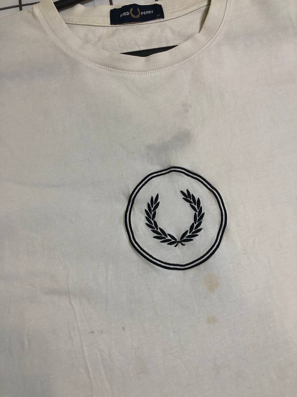 Fred Perry FRED PERRY LOGO CENTER CIRCLE BLACK WHITE tee Size US XL / EU 56 / 4 - 4 Thumbnail