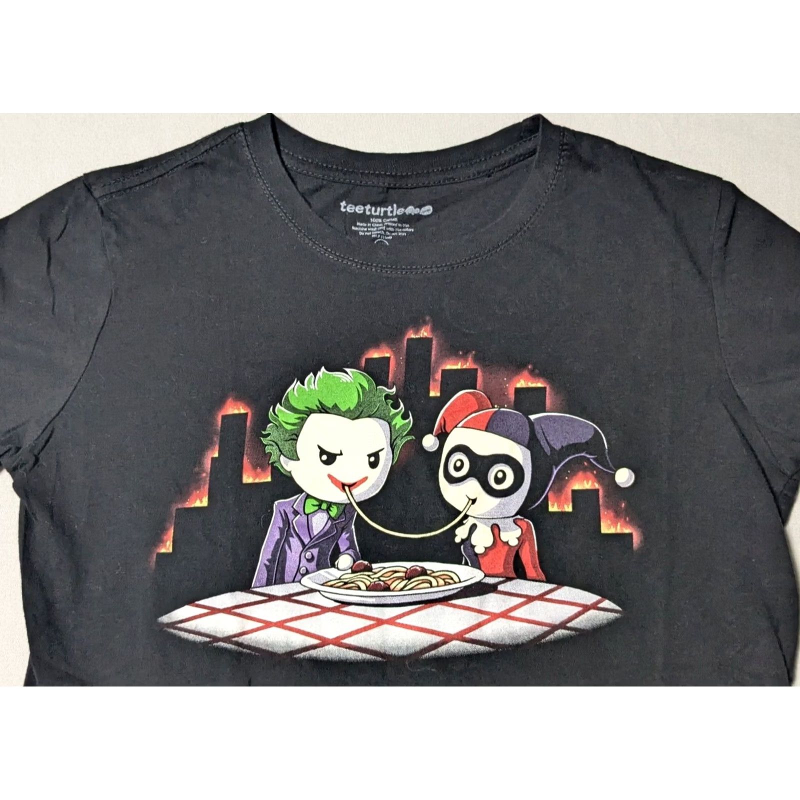 Vintage JOKER AND HARLEY QUINN Spaghetti Eating City Burning Women Large Black T-Shirt Size L / US 10 / IT 46 - 3 Thumbnail