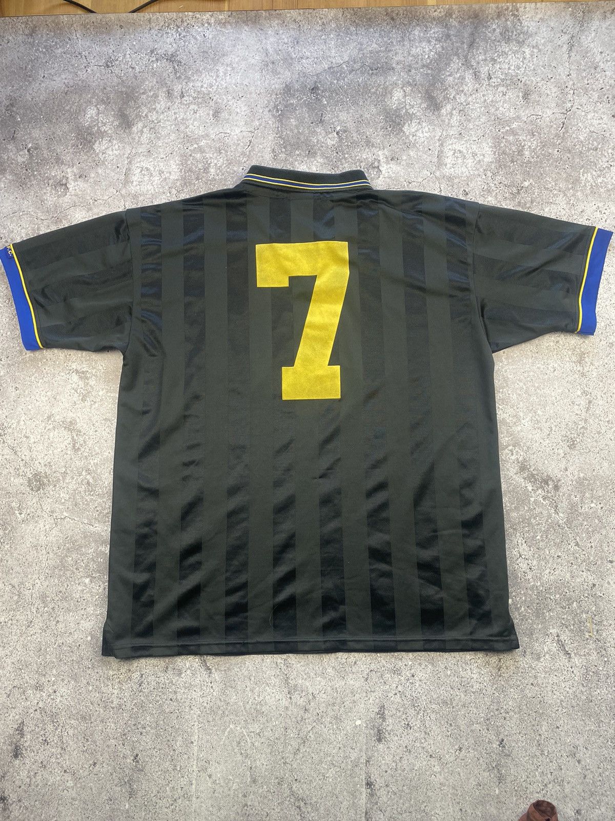 Vintage Cantona 7 Score Manchester United vintage sharp jersey M 90t Size US XL / EU 56 / 4 - 1 Thumbnail