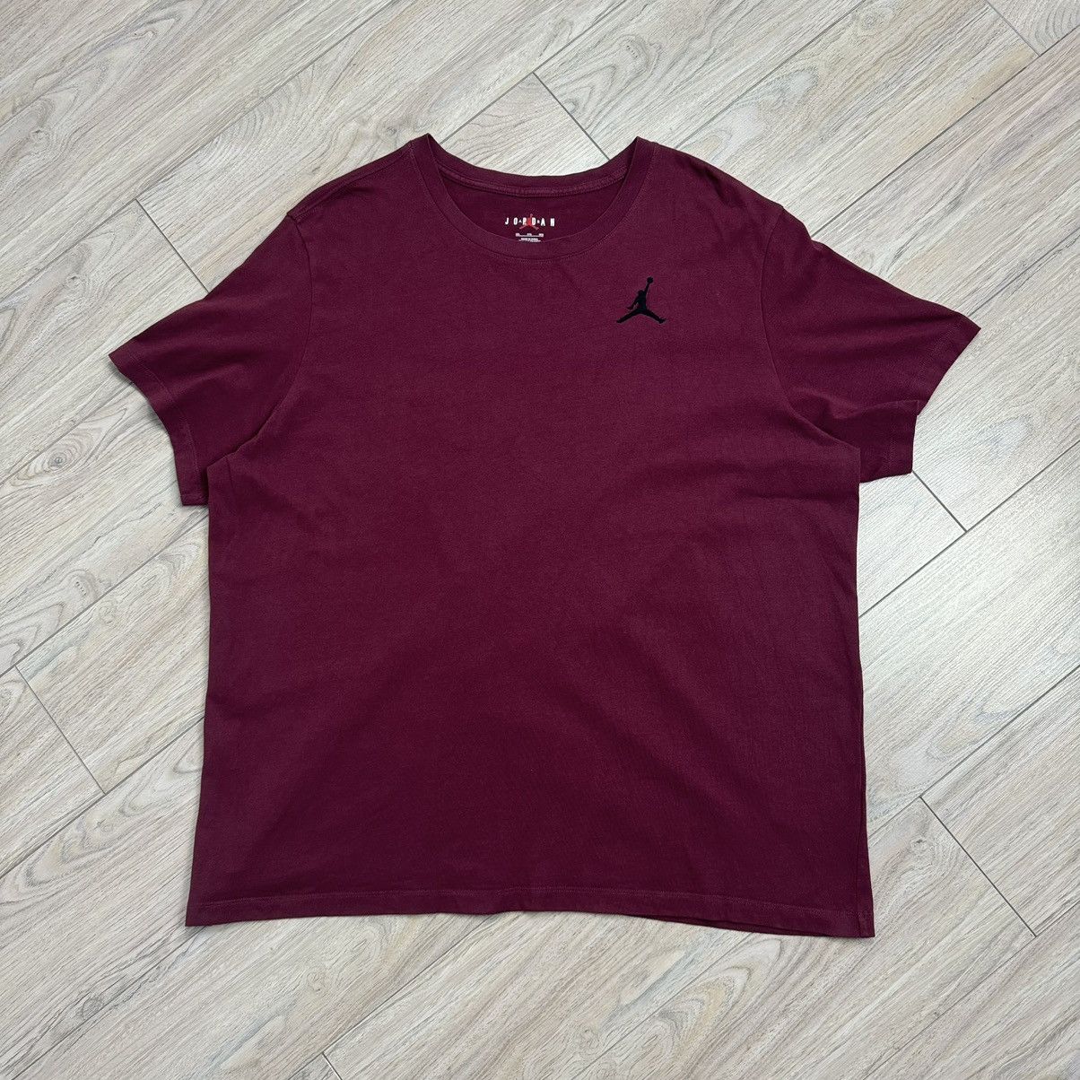 Jordan Brand Nike Air Jordan Burgundy Small Logo XXXL Cotton T-Shirt Size US XXL / EU 58 / 5 - 2 Thumbnail